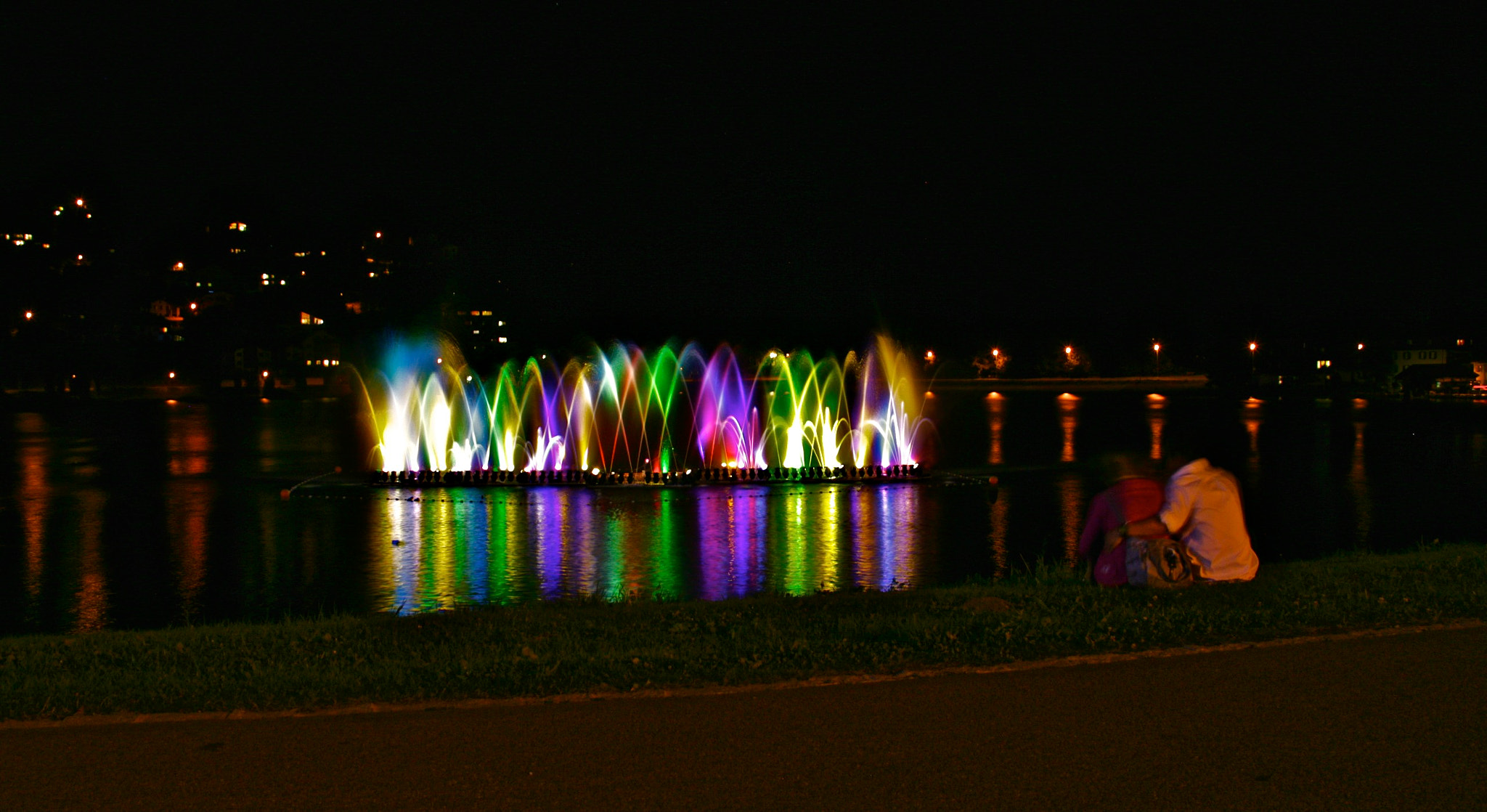Canon EOS 400D (EOS Digital Rebel XTi / EOS Kiss Digital X) sample photo. Wasserspiel in arosa (schweiz). photography