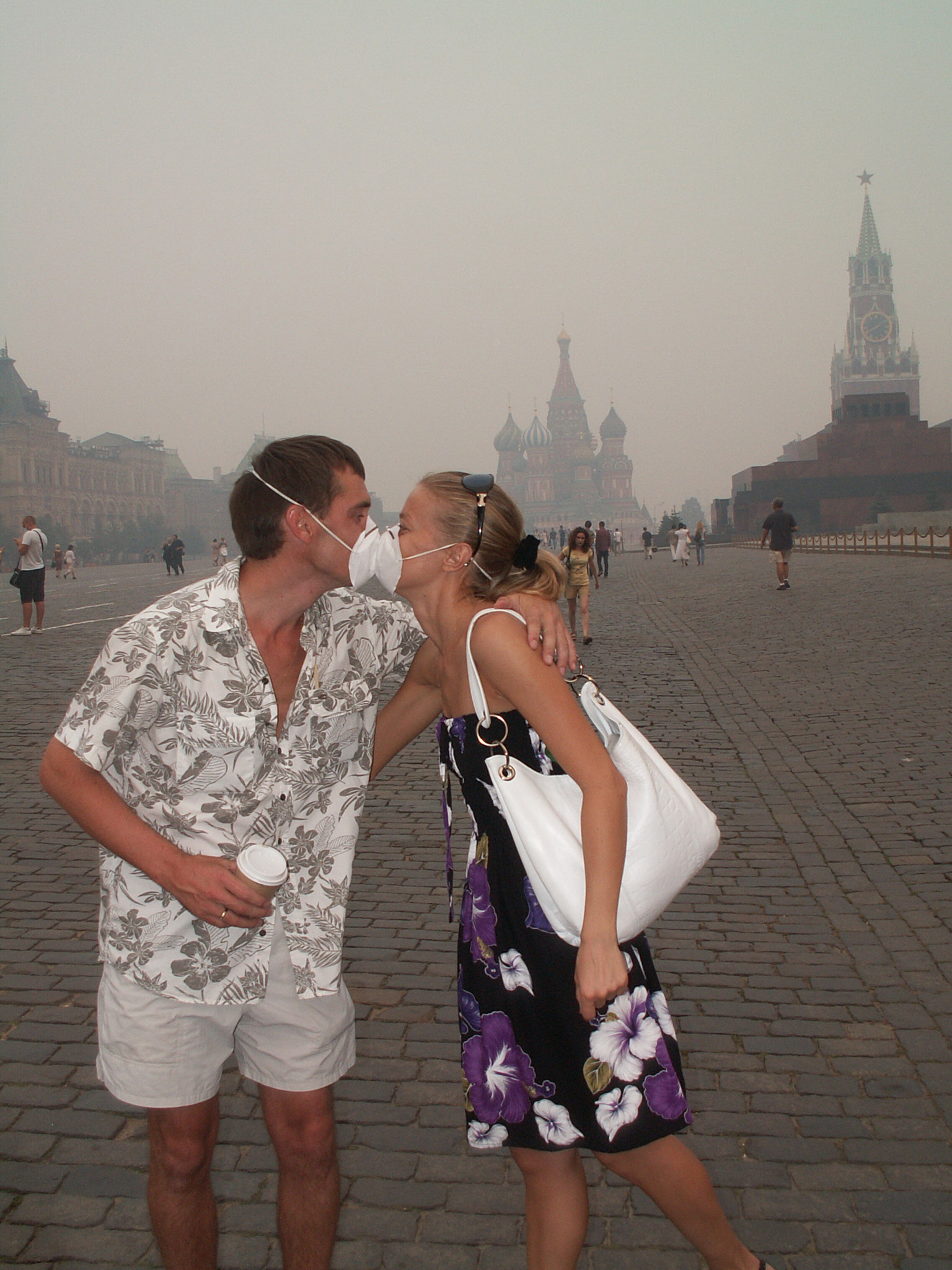 KONICA MINOLTA DiMAGE Z3 sample photo. A foggy day in moscow photography