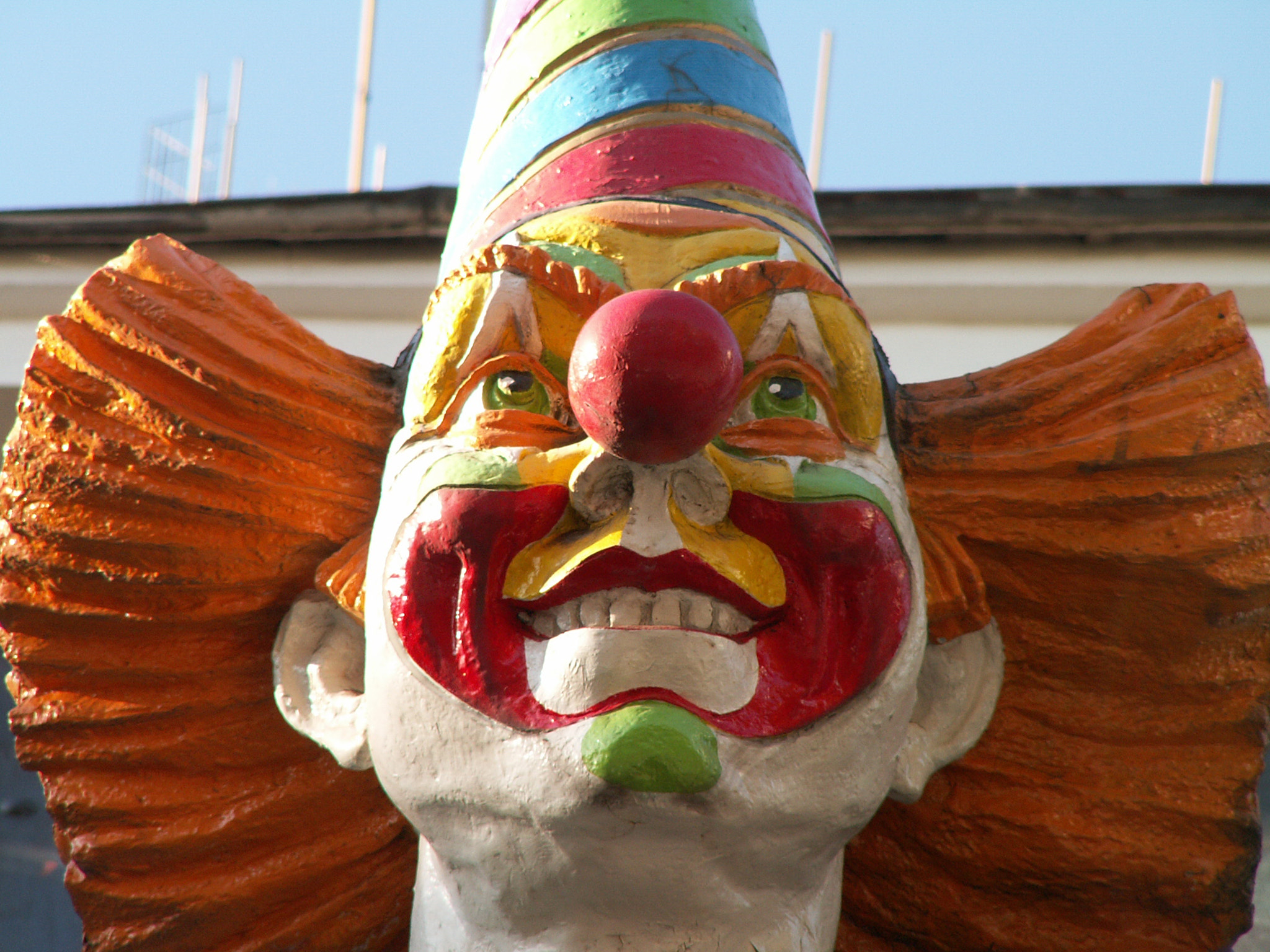 KONICA MINOLTA DiMAGE Z3 sample photo. Evil clown photography
