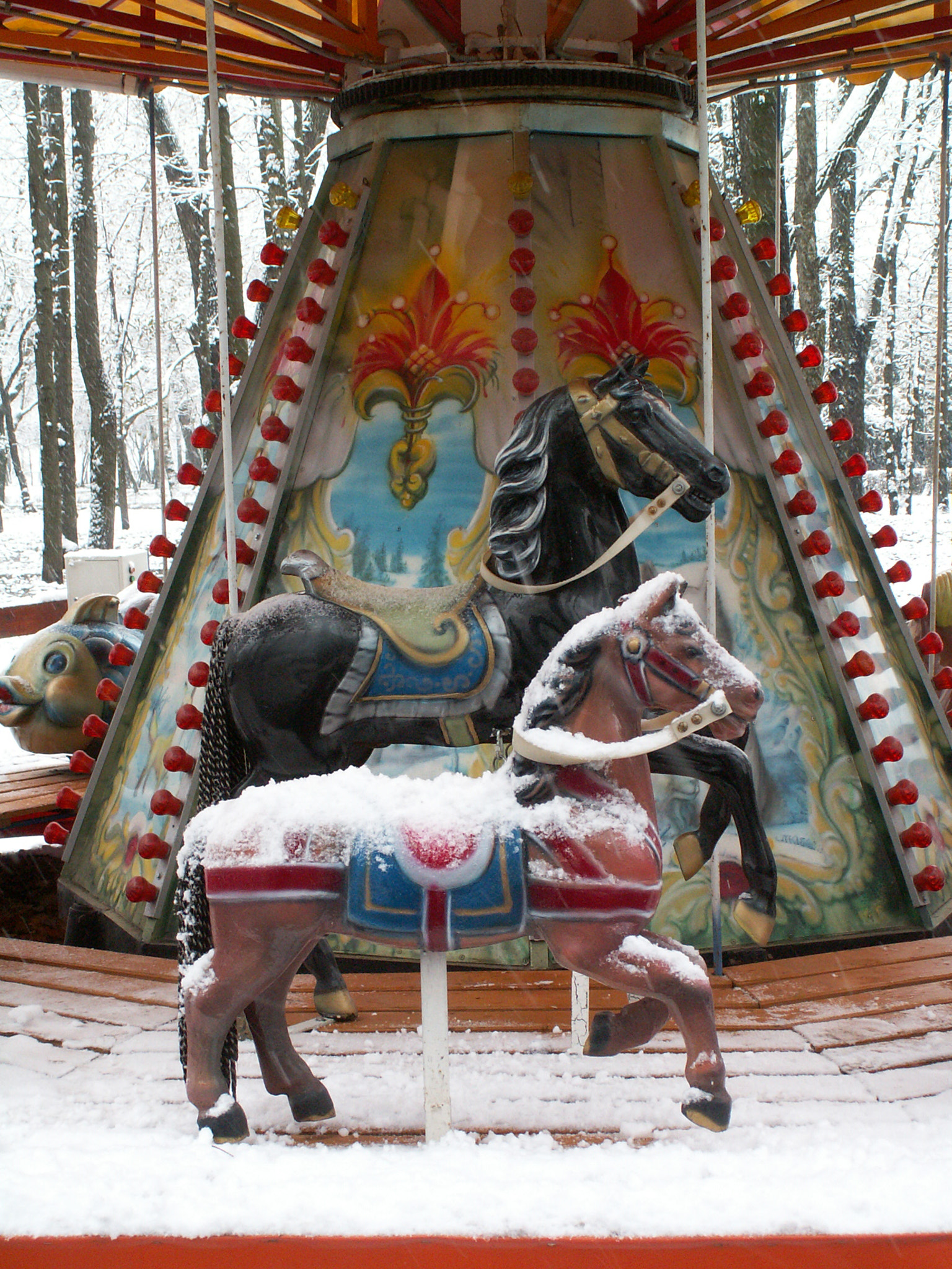 KONICA MINOLTA DiMAGE Z3 sample photo. Merry go round photography