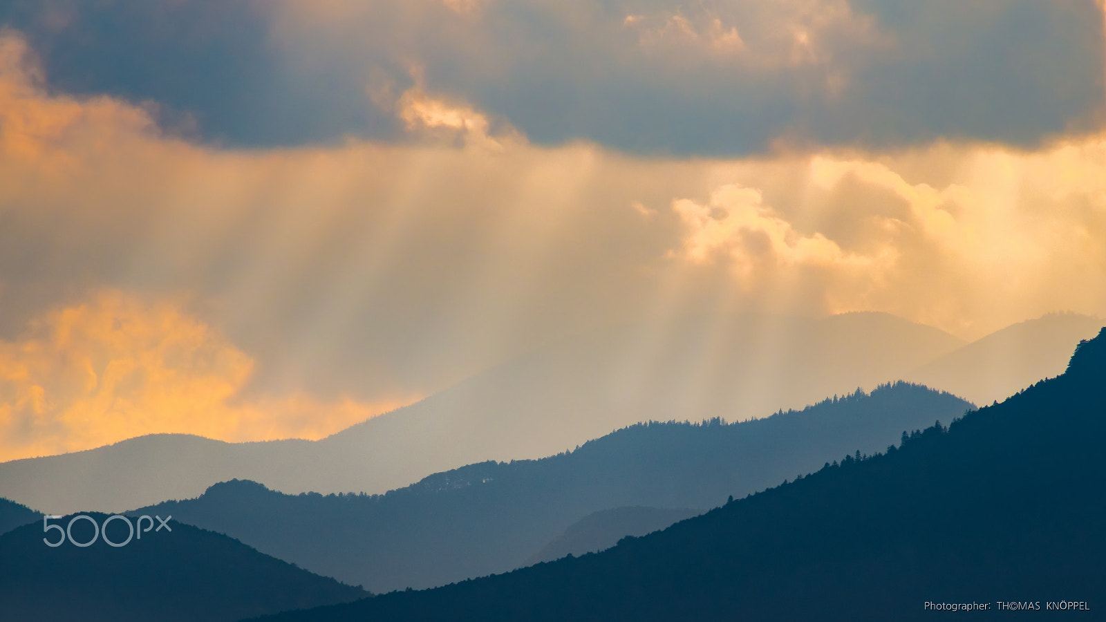 Fujifilm X-E1 + Fujifilm XC 50-230mm F4.5-6.7 OIS sample photo. Sunbeams photography