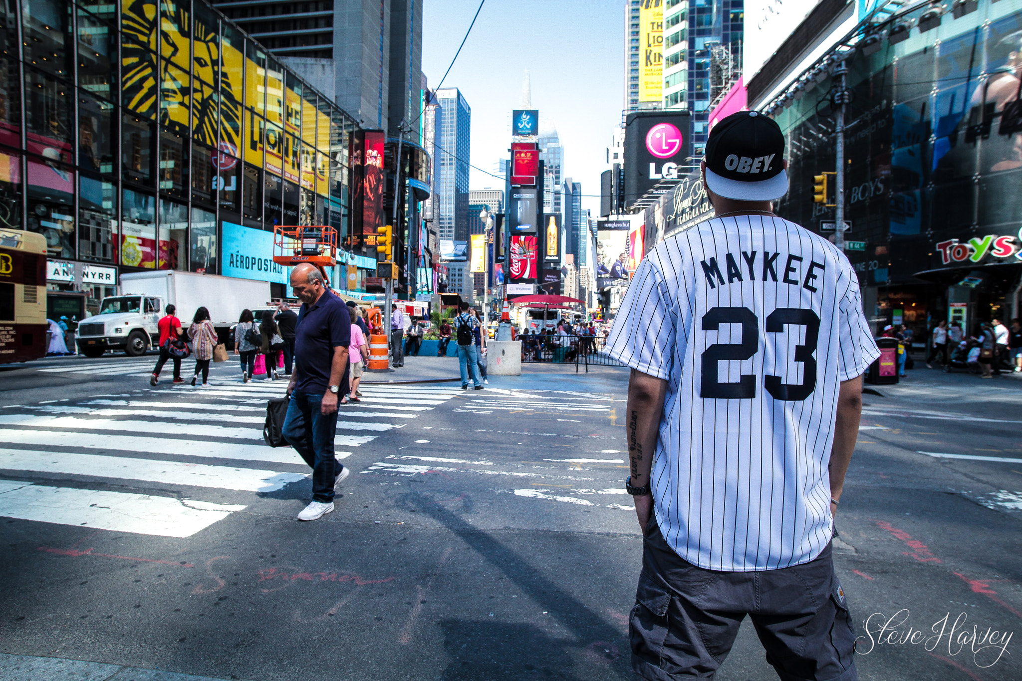 Sigma 20mm EX f/1.8 sample photo. First step in time square photography