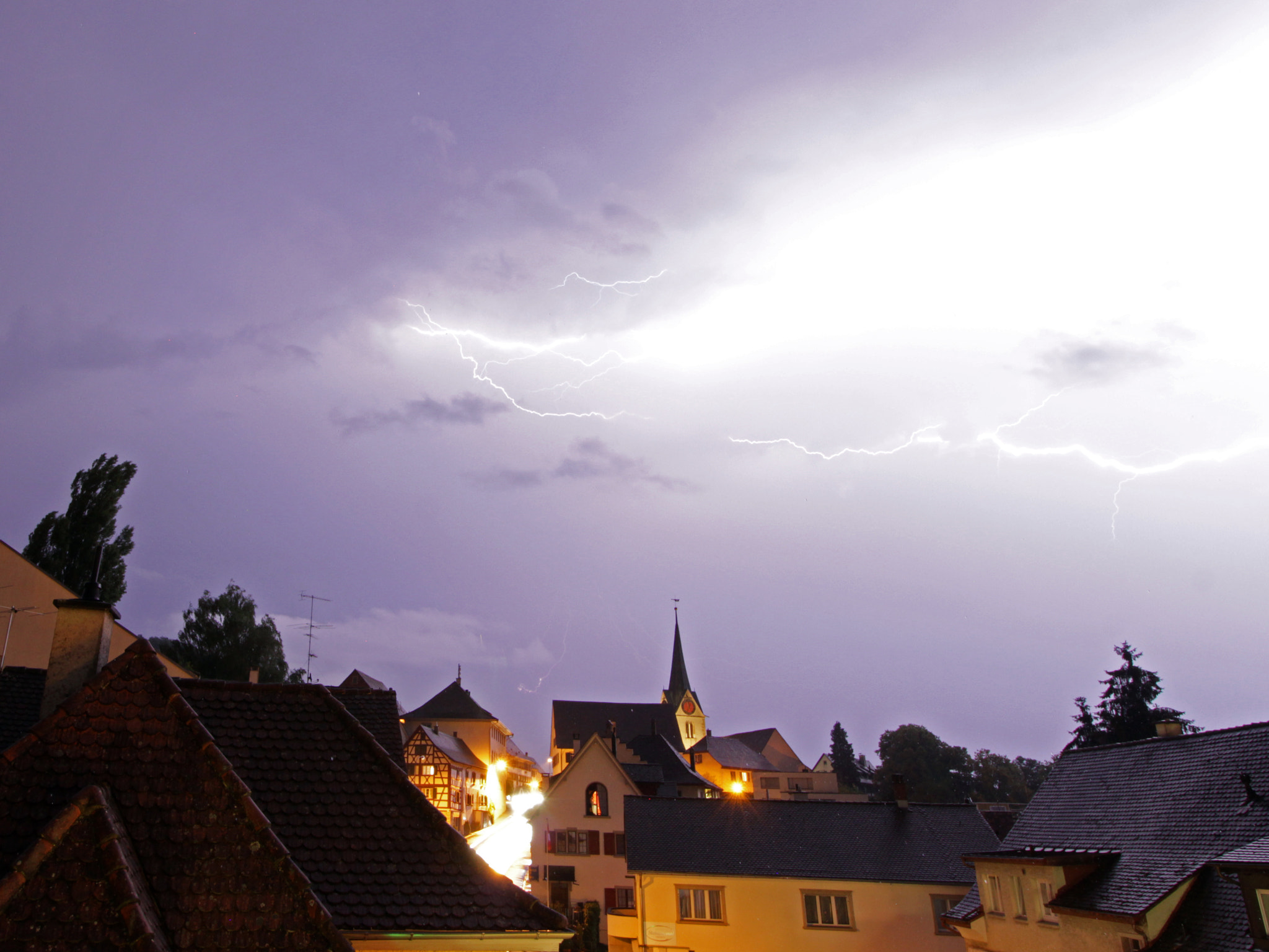 Canon EF-S 10-18mm F4.5–5.6 IS STM sample photo. Storm photography