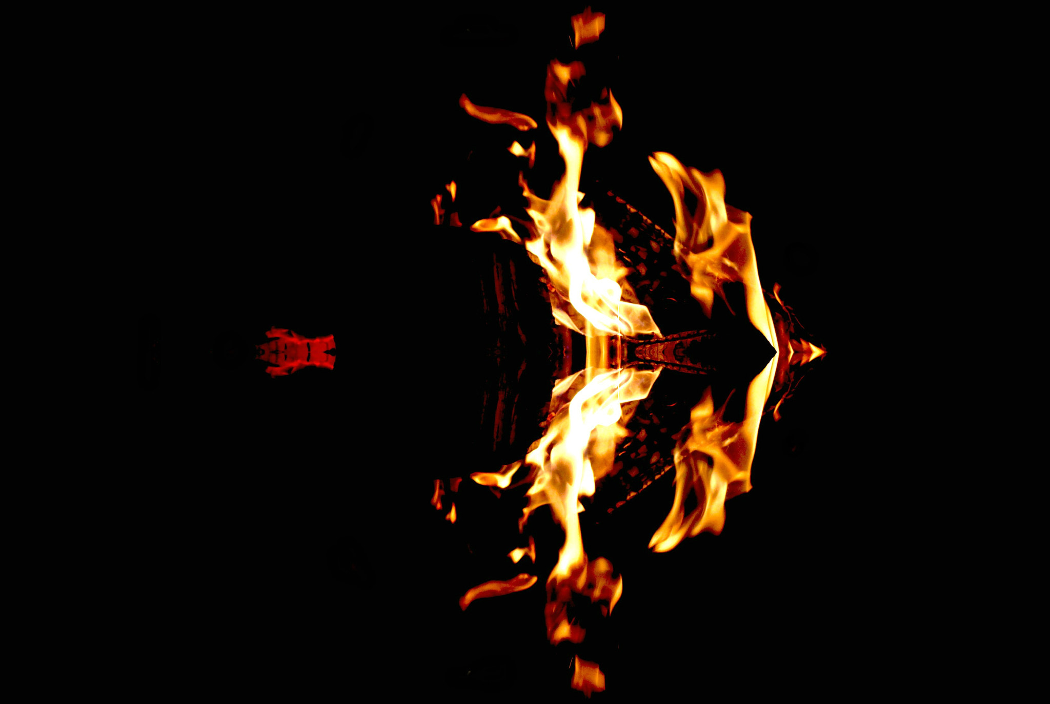 Canon EOS 650D (EOS Rebel T4i / EOS Kiss X6i) + Canon EF 50mm F1.8 II sample photo. Flaming arrow photography