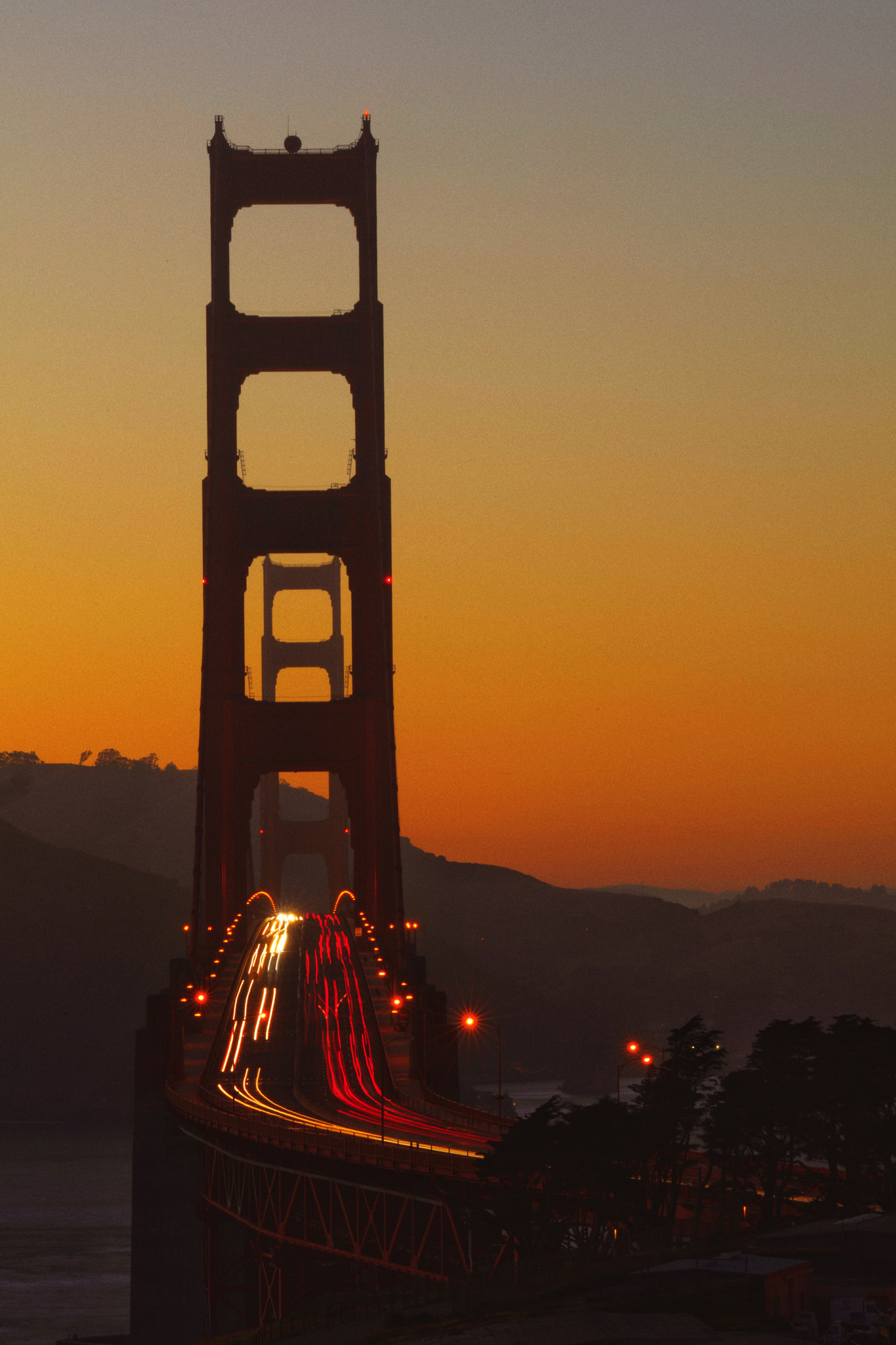 Canon EOS 5DS R + Canon EF 100-400mm F4.5-5.6L IS II USM sample photo. Golden gate bridge sunset photography