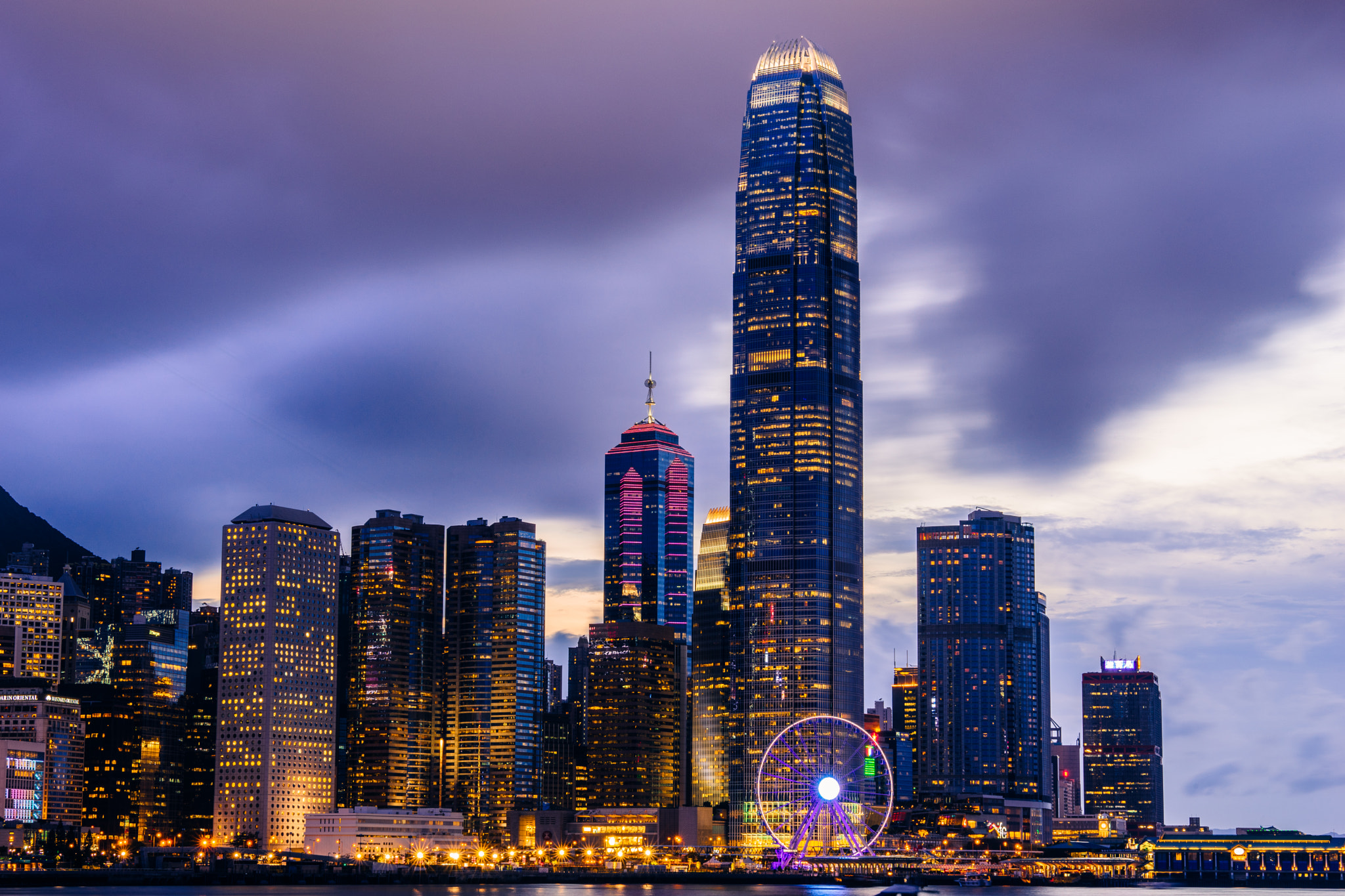 Sony 70-300mm F4.5-5.6 G SSM sample photo. Hong kong at dusk photography