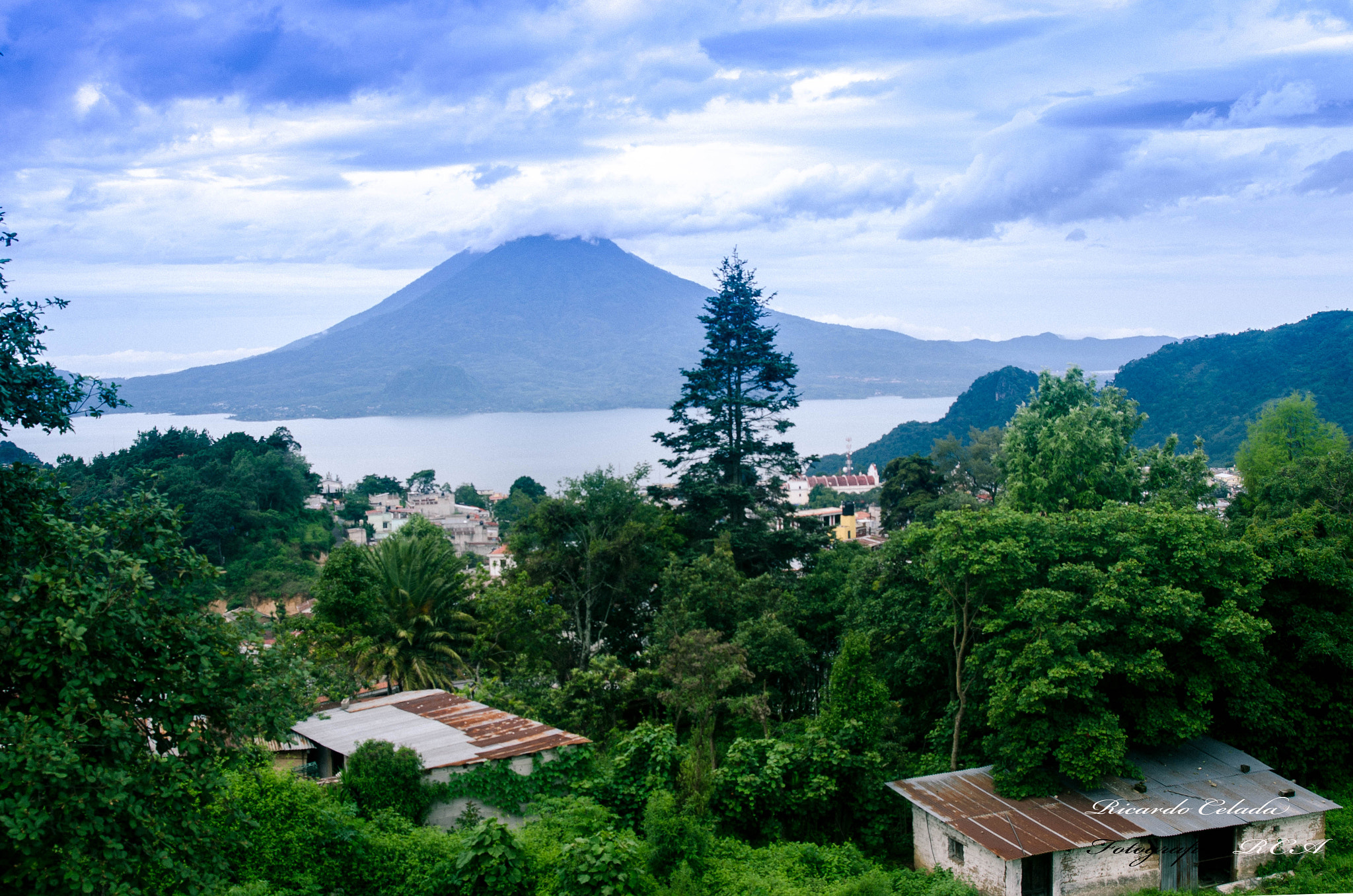 AF Zoom-Nikkor 28-80mm f/3.3-5.6G sample photo. Lago de atitlan. photography