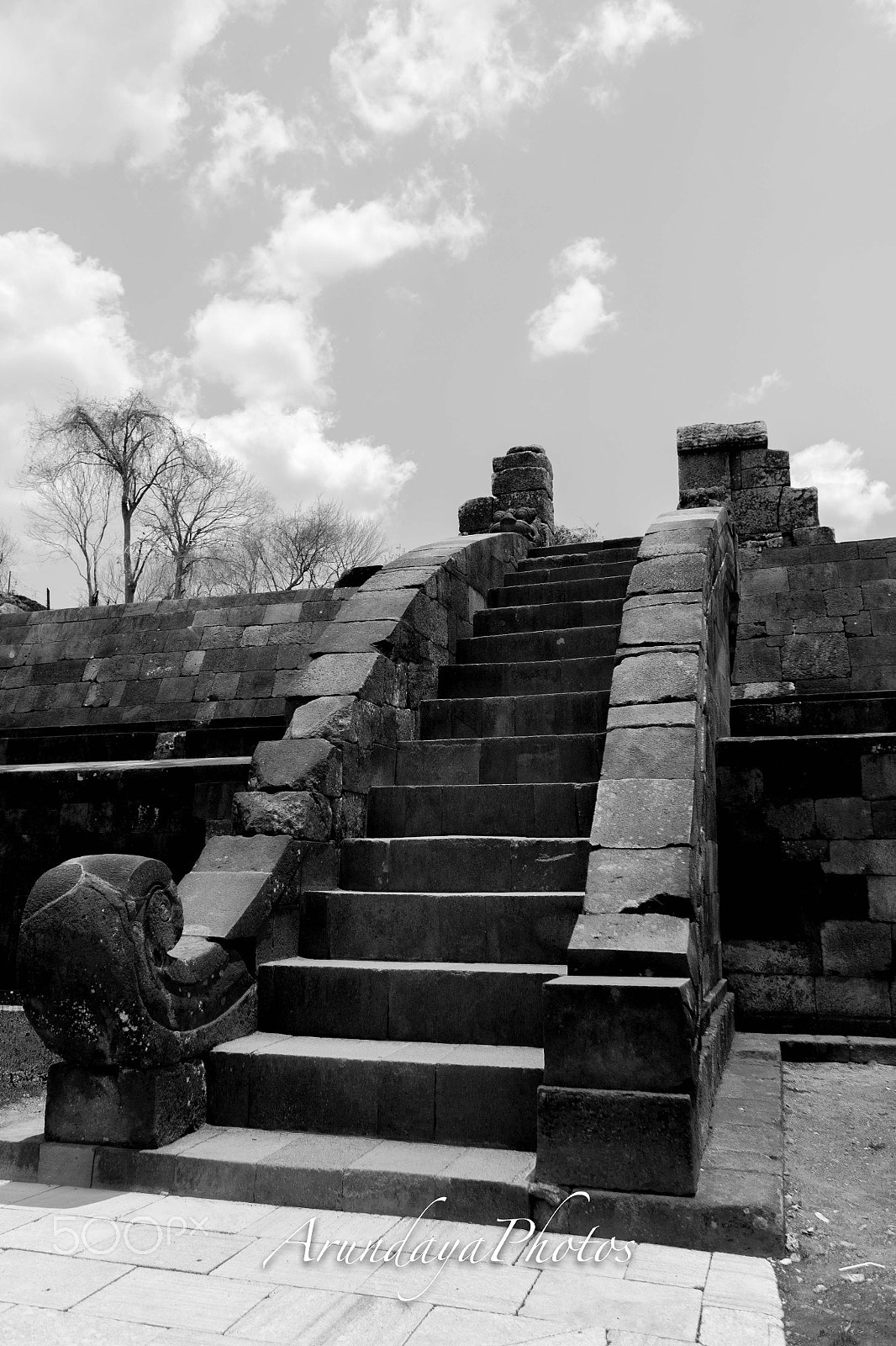 Canon EF-S 10-18mm F4.5–5.6 IS STM sample photo. Stair to sky photography