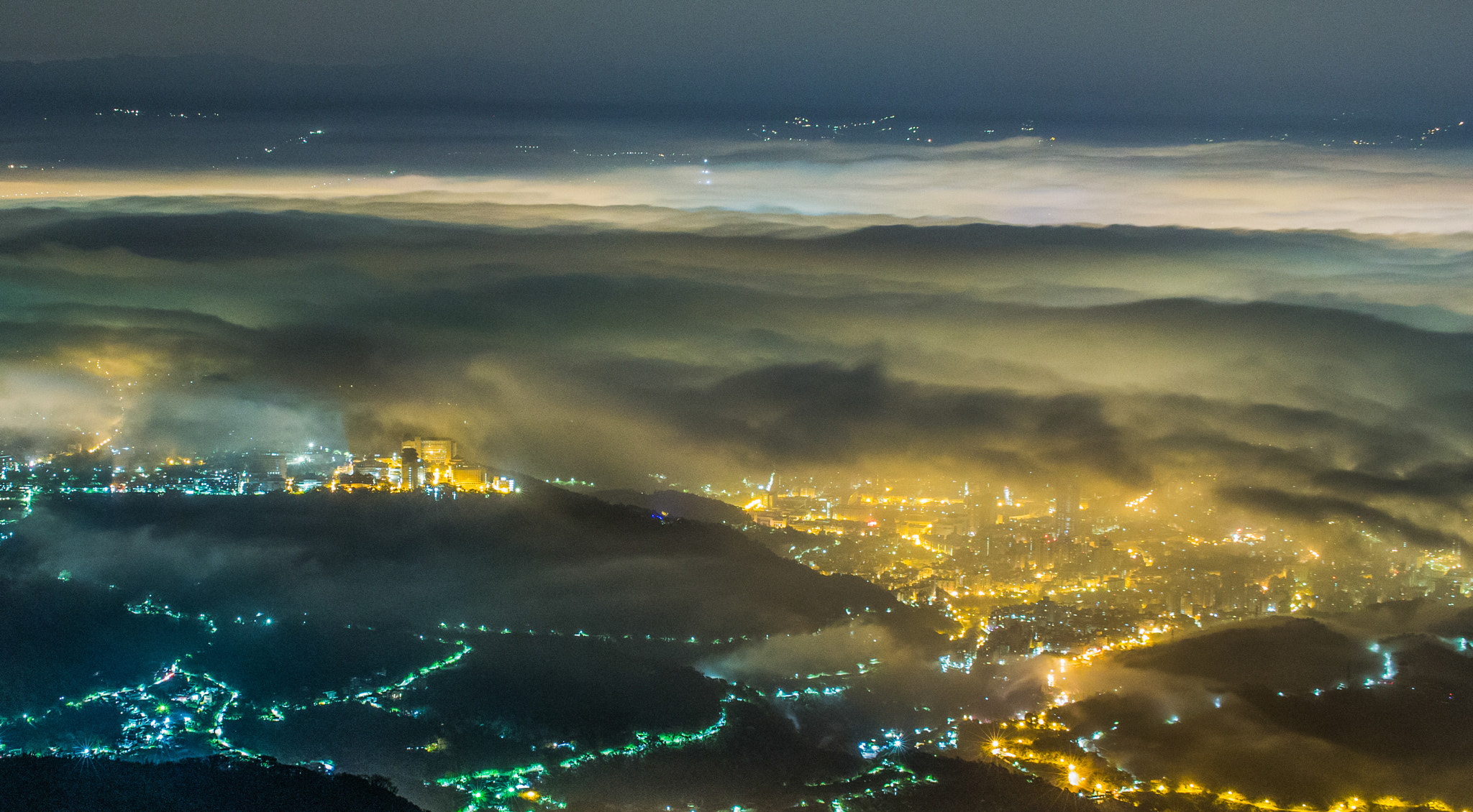 Sigma 50-500mm f/4-6.3 APO HSM EX sample photo. 大屯雲海之夜 photography