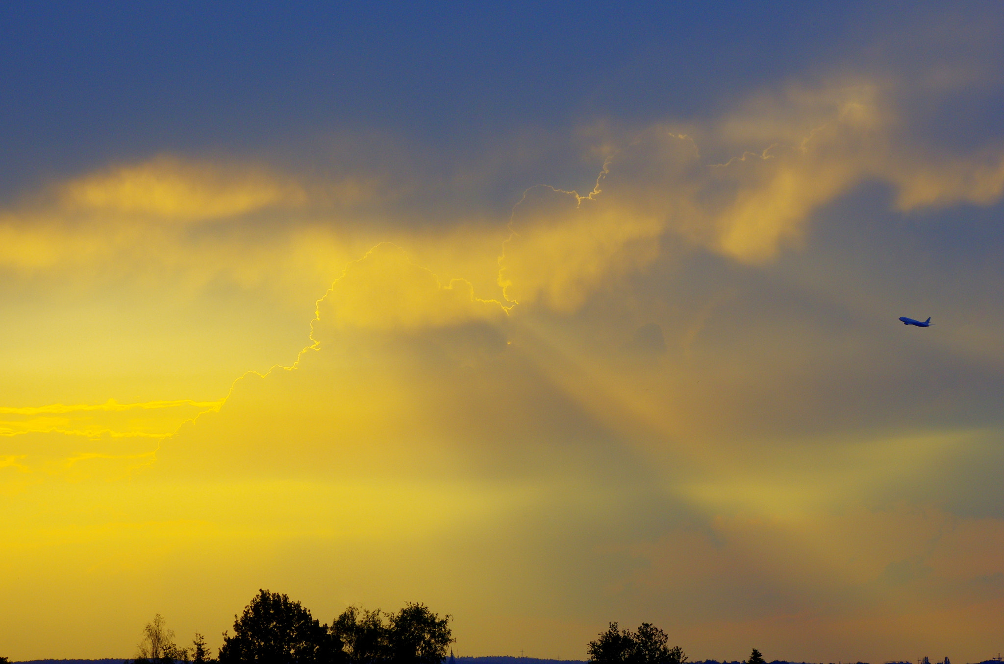 smc PENTAX-DA L 55-300mm F4-5.8 ED sample photo. Reaching the storm clouds - fasten your seat belts photography