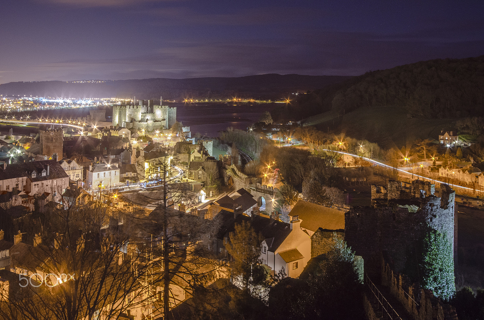 AF Zoom-Nikkor 35-135mm f/3.5-4.5 sample photo. Atop the ancient city walls photography