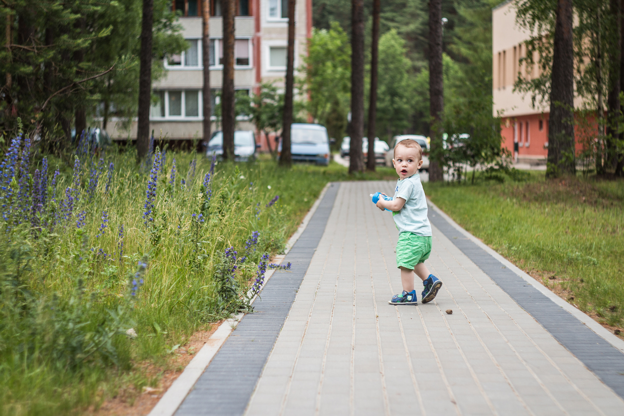 Canon EF 35-80mm f/4-5.6 sample photo. Running away... photography