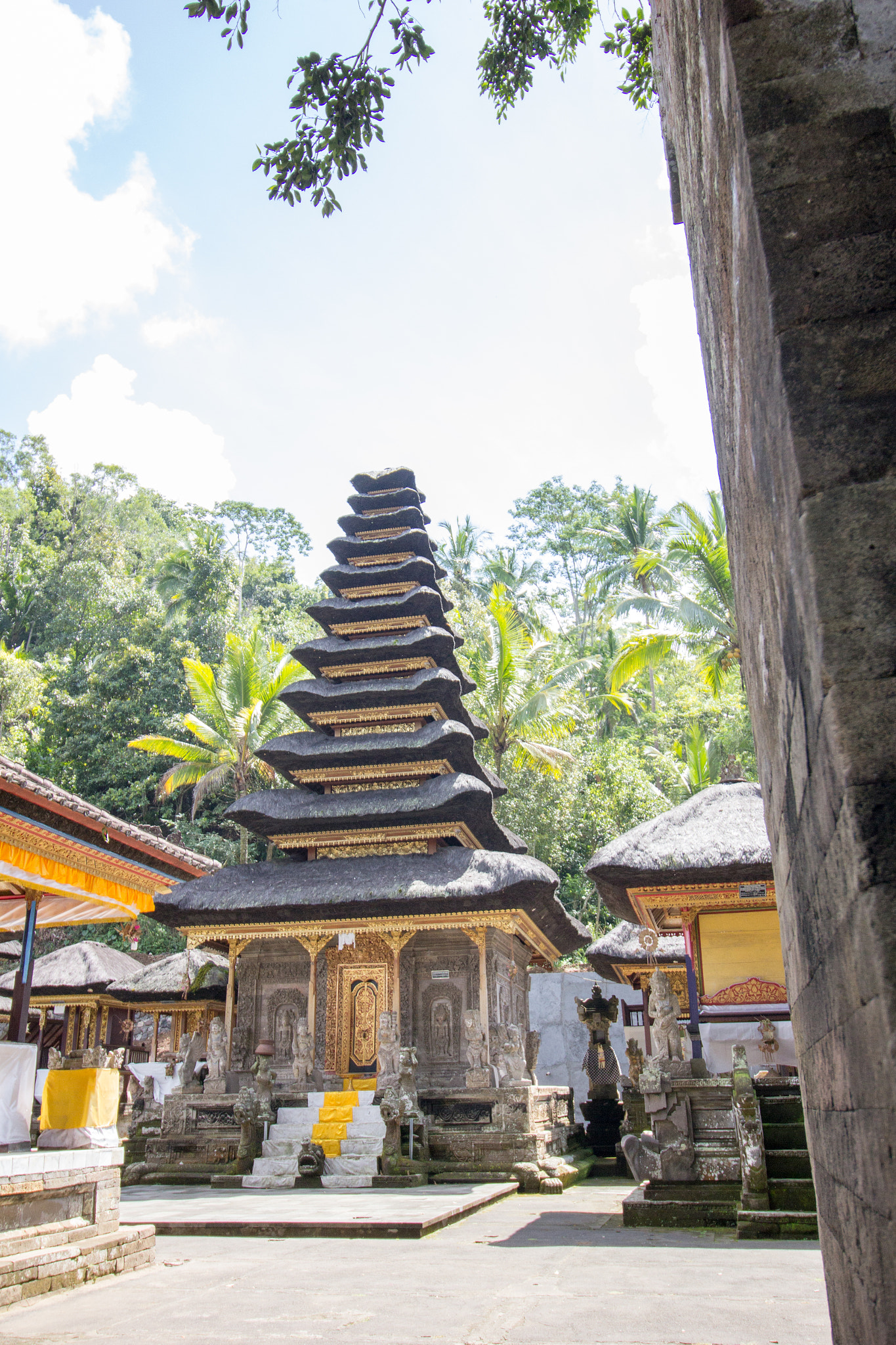 Canon EF-S 10-18mm F4.5–5.6 IS STM sample photo. Pura kehen photography