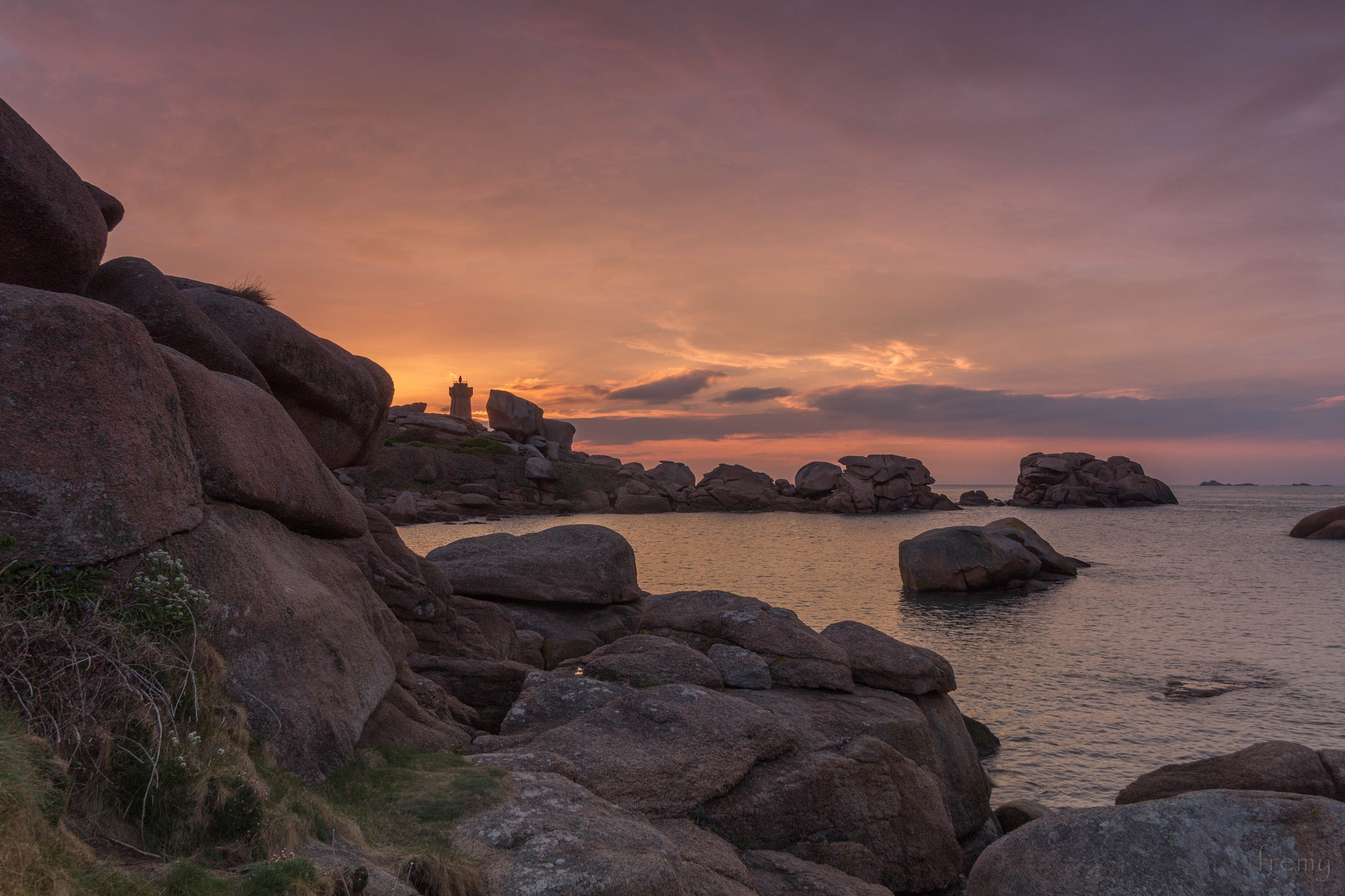 Canon EF-S 10-18mm F4.5–5.6 IS STM sample photo. Ploumanach  photography