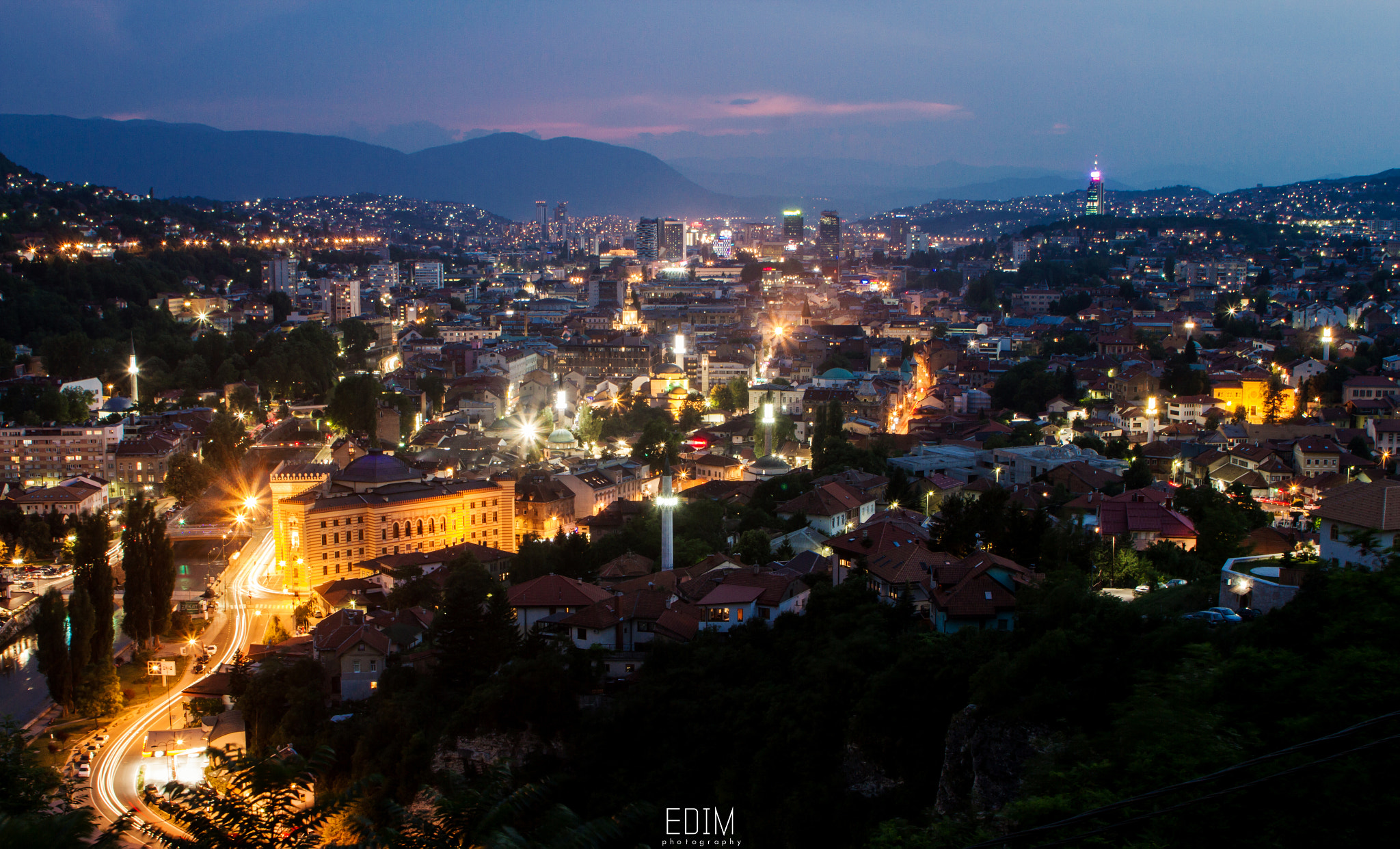 Canon EOS 7D + Canon EF 28-105mm f/3.5-4.5 USM sample photo. Sarajevo - cityscape photography