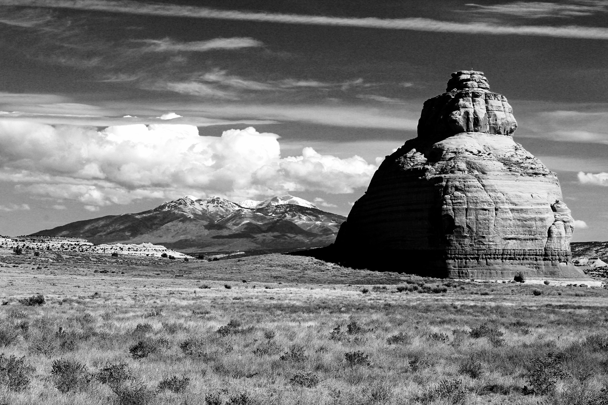 Canon EF-S 18-135mm F3.5-5.6 IS sample photo. Old woman butte photography