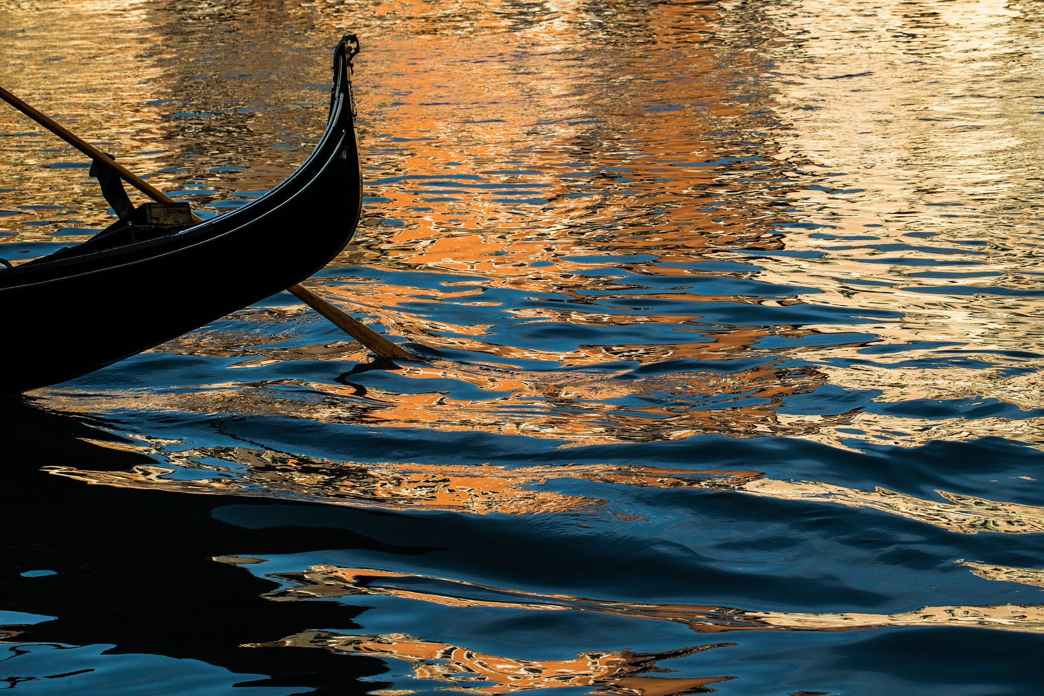 Canon EF 100mm F2.8L Macro IS USM sample photo. Gondola photography
