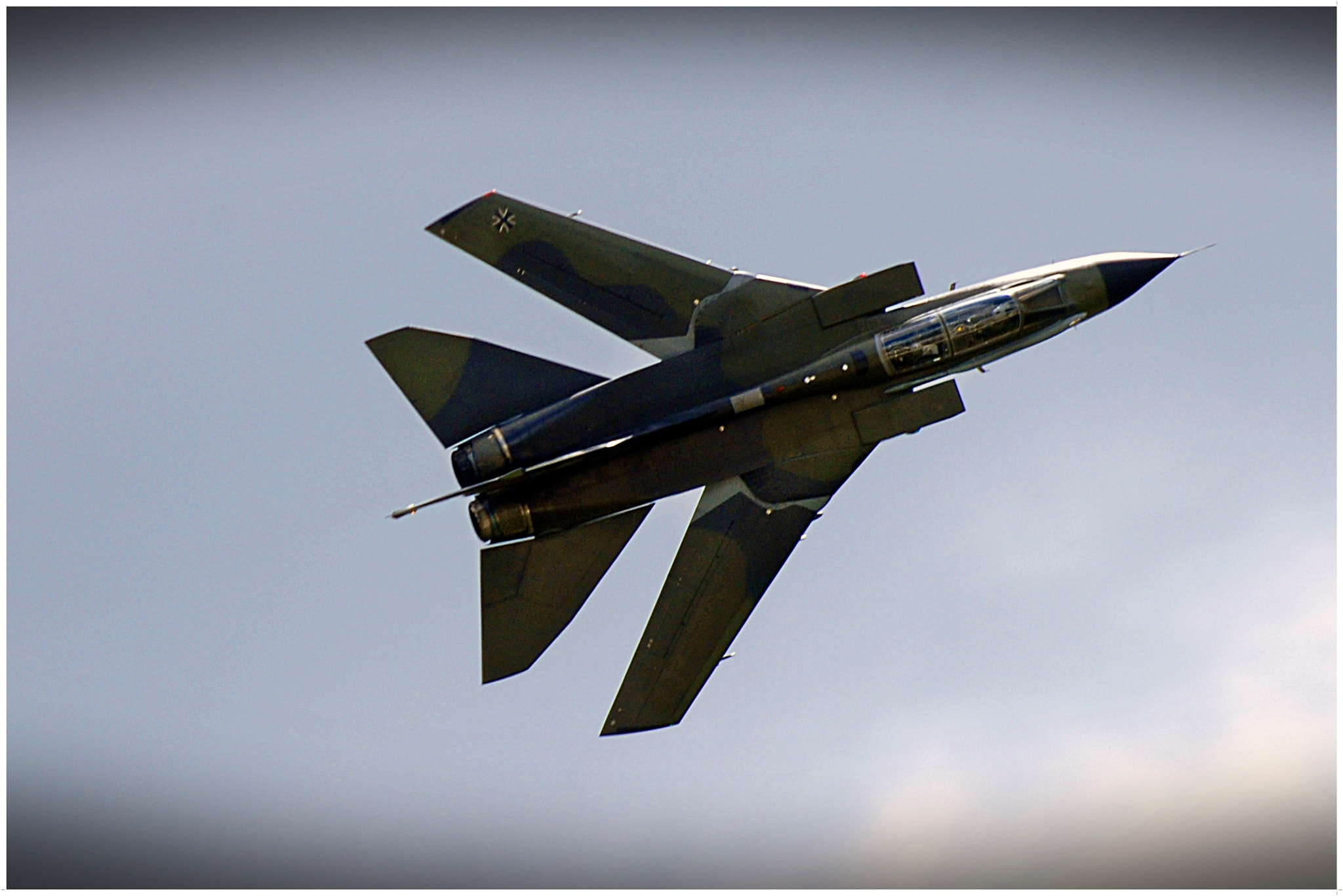 Nikon D2X sample photo. Catch me if you can photography