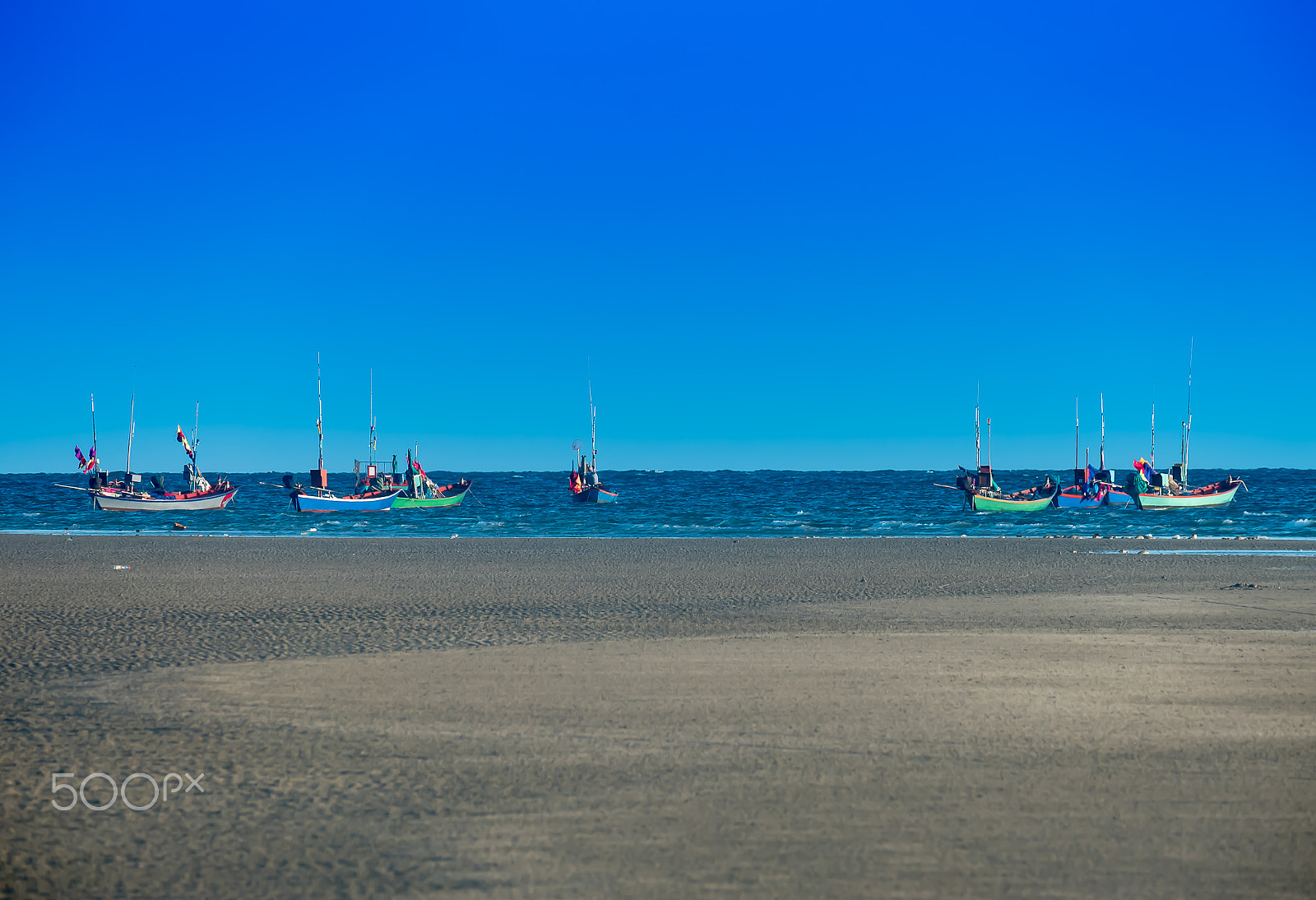 Fujifilm X-A2 + Fujifilm XC 50-230mm F4.5-6.7 OIS II sample photo. Summer time on sky and sand of beach photography