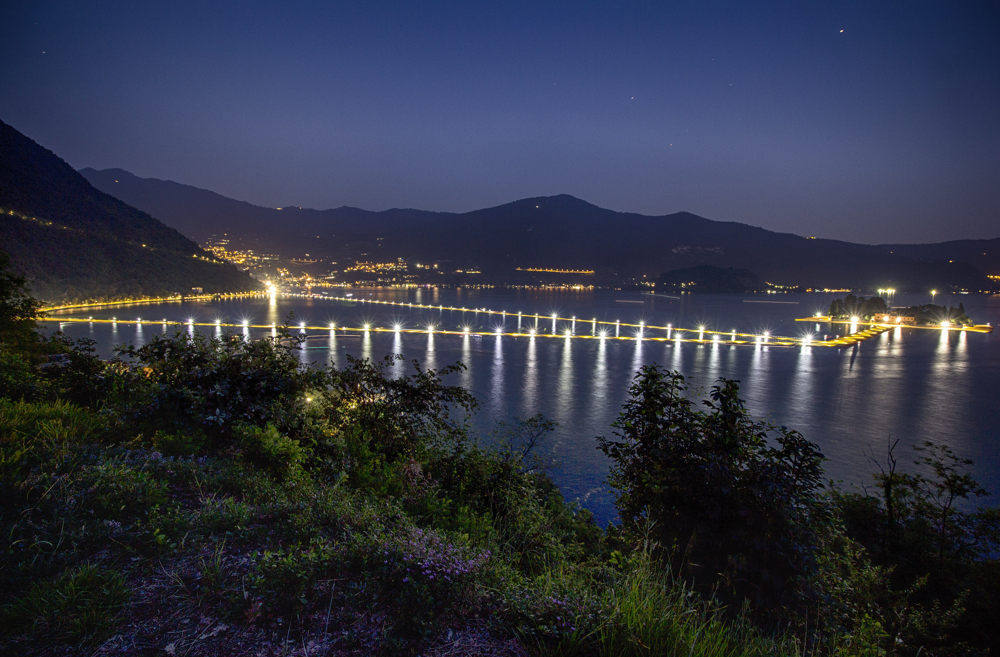 Canon EF-S 10-18mm F4.5–5.6 IS STM sample photo. The floating piers_view from above photography