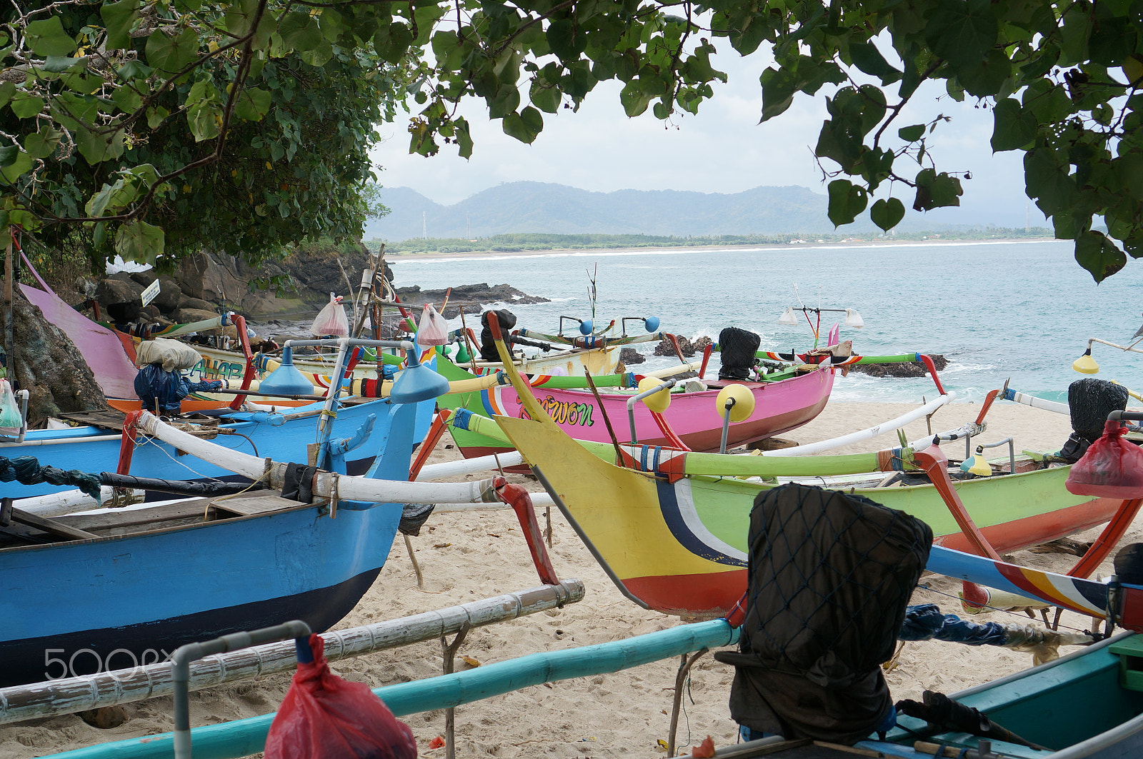 Sony Alpha NEX-6 + Sony E 35mm F1.8 OSS sample photo. Traditional boats photography