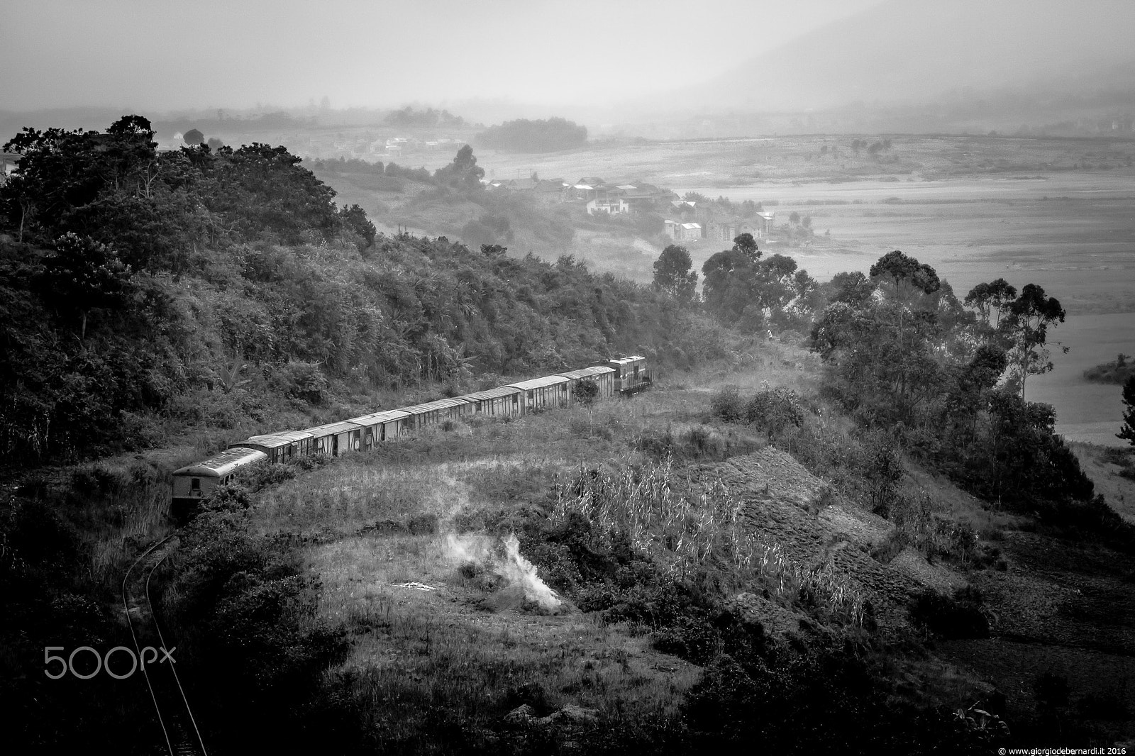 Canon EF 70-200mm F2.8L IS USM sample photo. Train photography