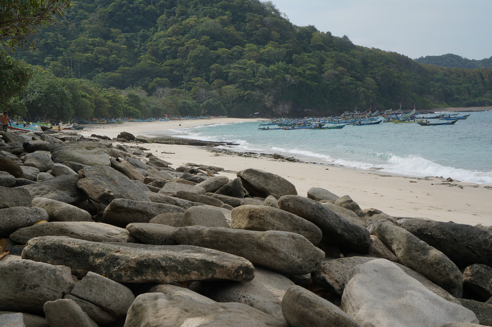 Sony Alpha NEX-6 + Sony E 35mm F1.8 OSS sample photo. Tropical beach photography