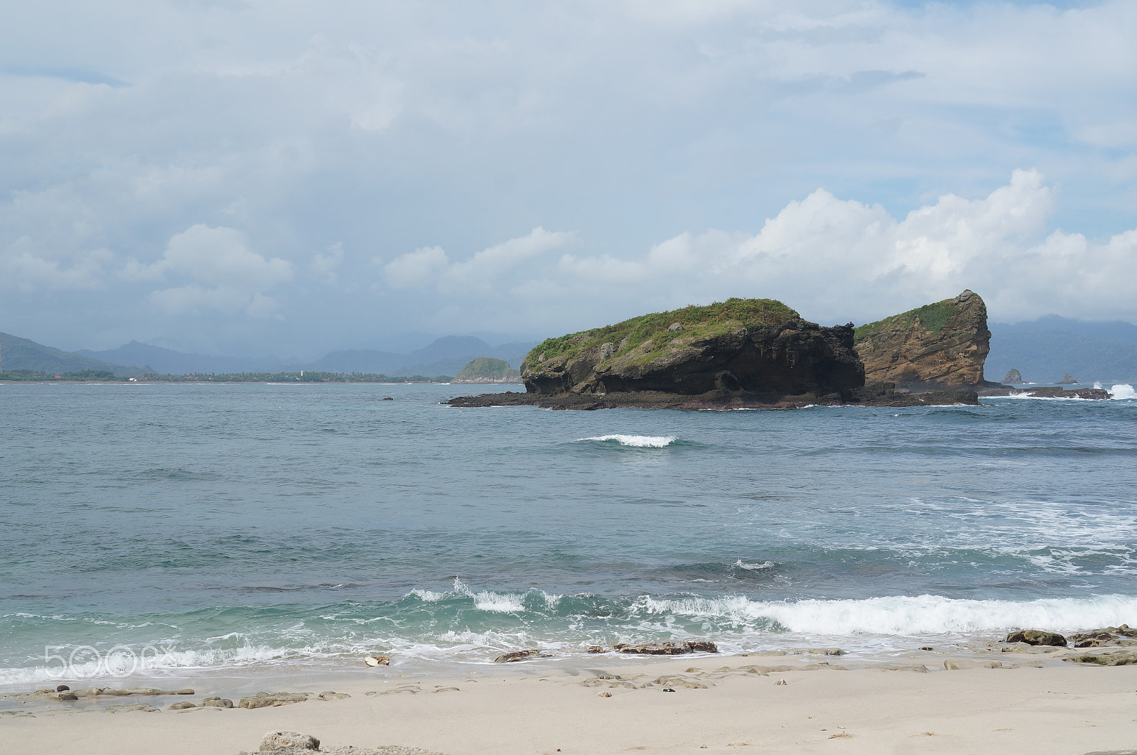 Sony Alpha NEX-6 + Sony E 35mm F1.8 OSS sample photo. Green isles photography