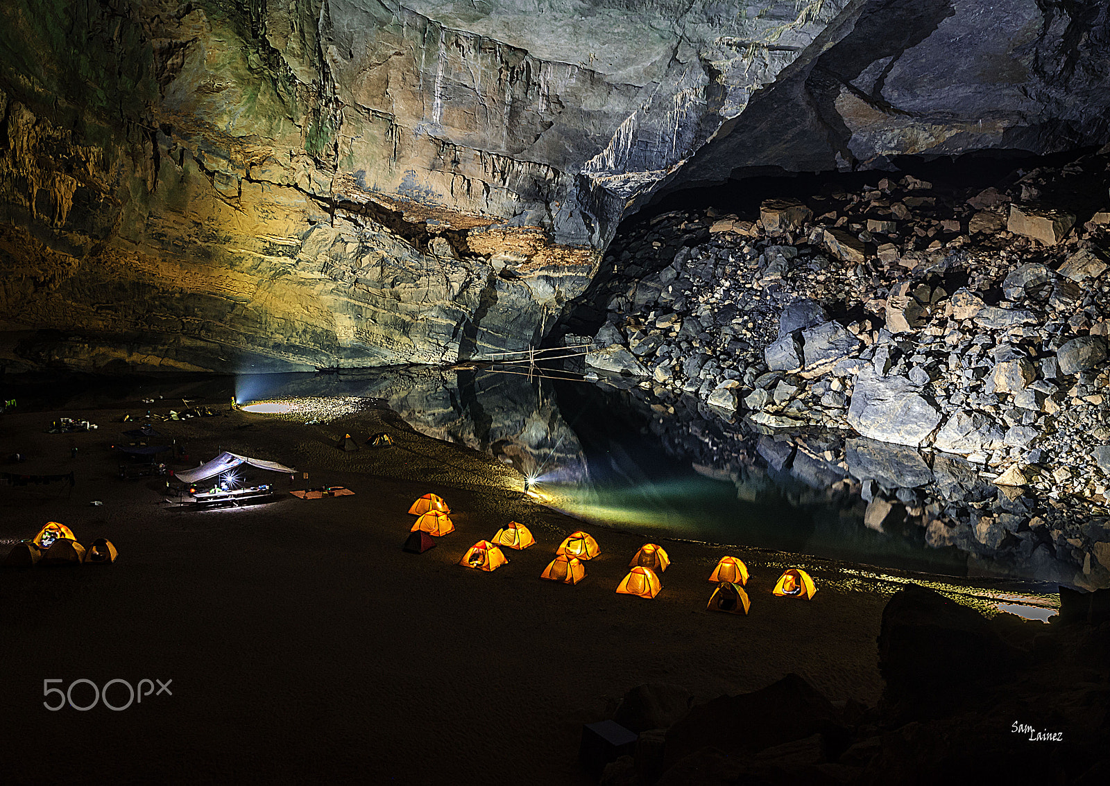 Nikon AF-S Nikkor 24-70mm F2.8E ED VR sample photo. Hang en cave photography