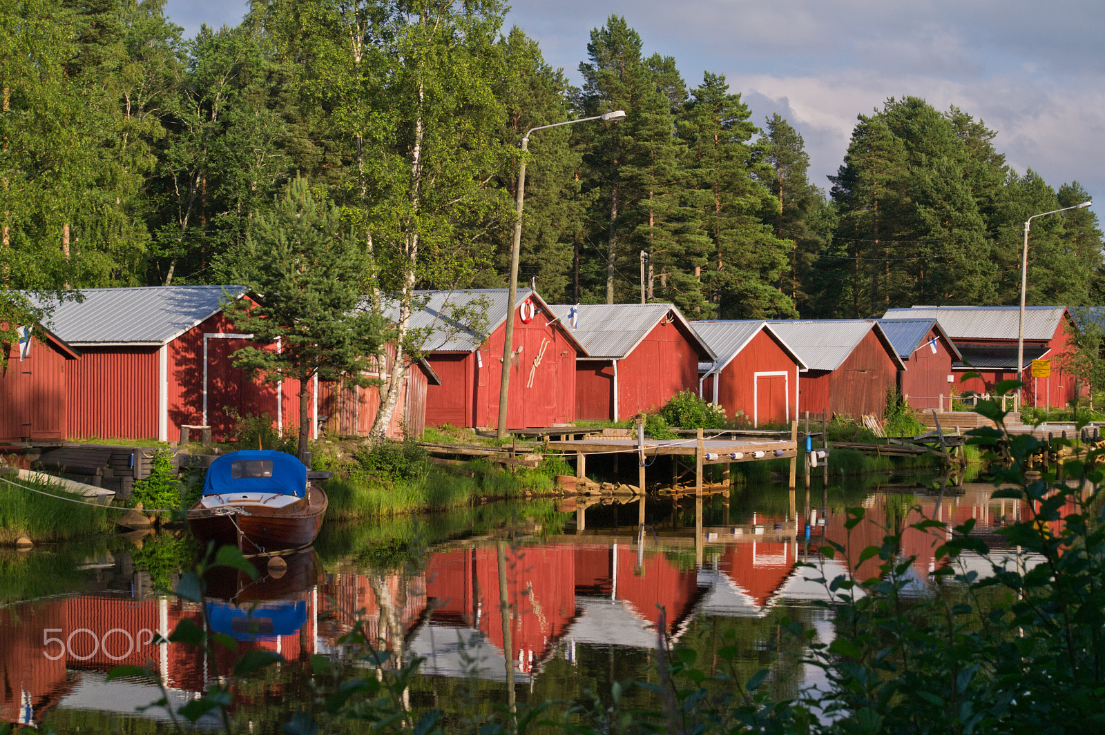 Samsung NX11 + Samsung NX 50-200mm F4-5.6 ED OIS sample photo. Boat houses photography