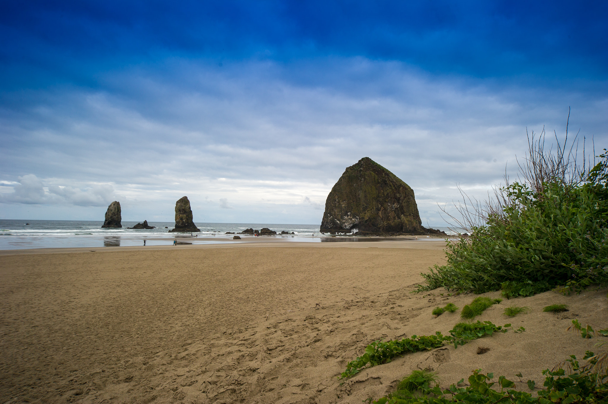 Sigma 12-24mm F4.5-5.6 EX DG Aspherical HSM sample photo. Haystack rock photography