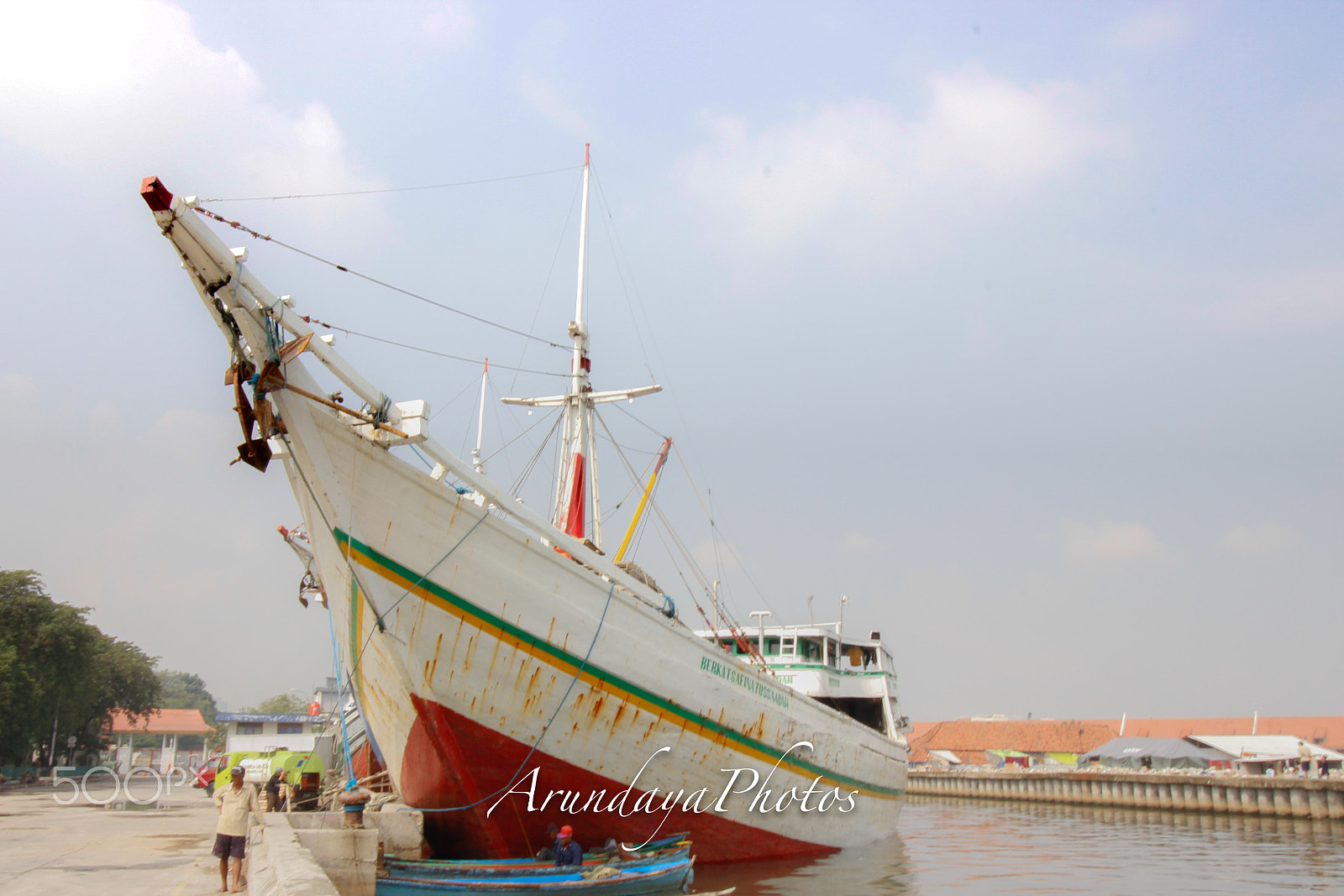 Canon EF-S 10-18mm F4.5–5.6 IS STM sample photo. Big ship photography