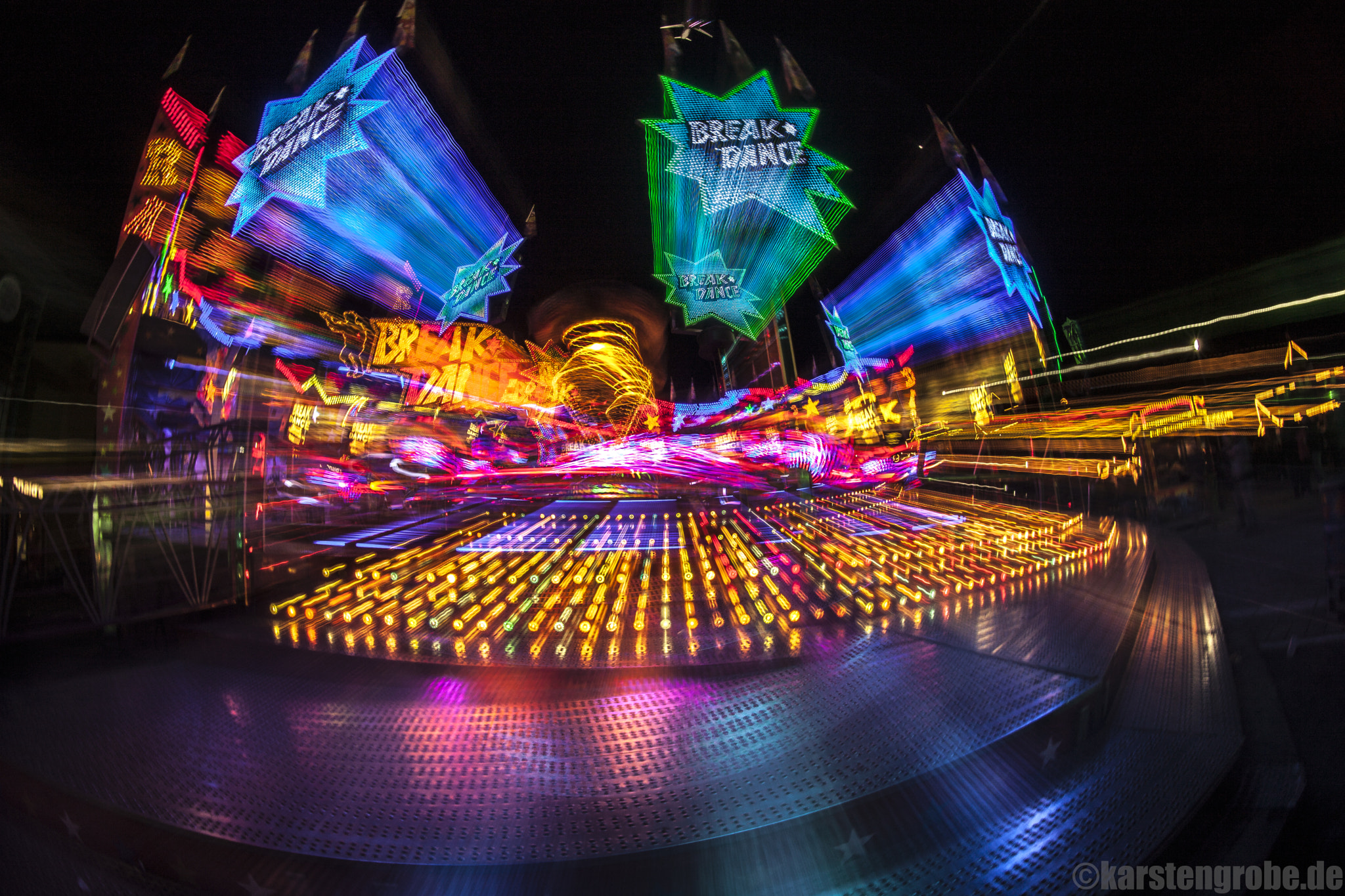 Canon EF 8-15mm F4L Fisheye USM sample photo. Funfair @ night photography