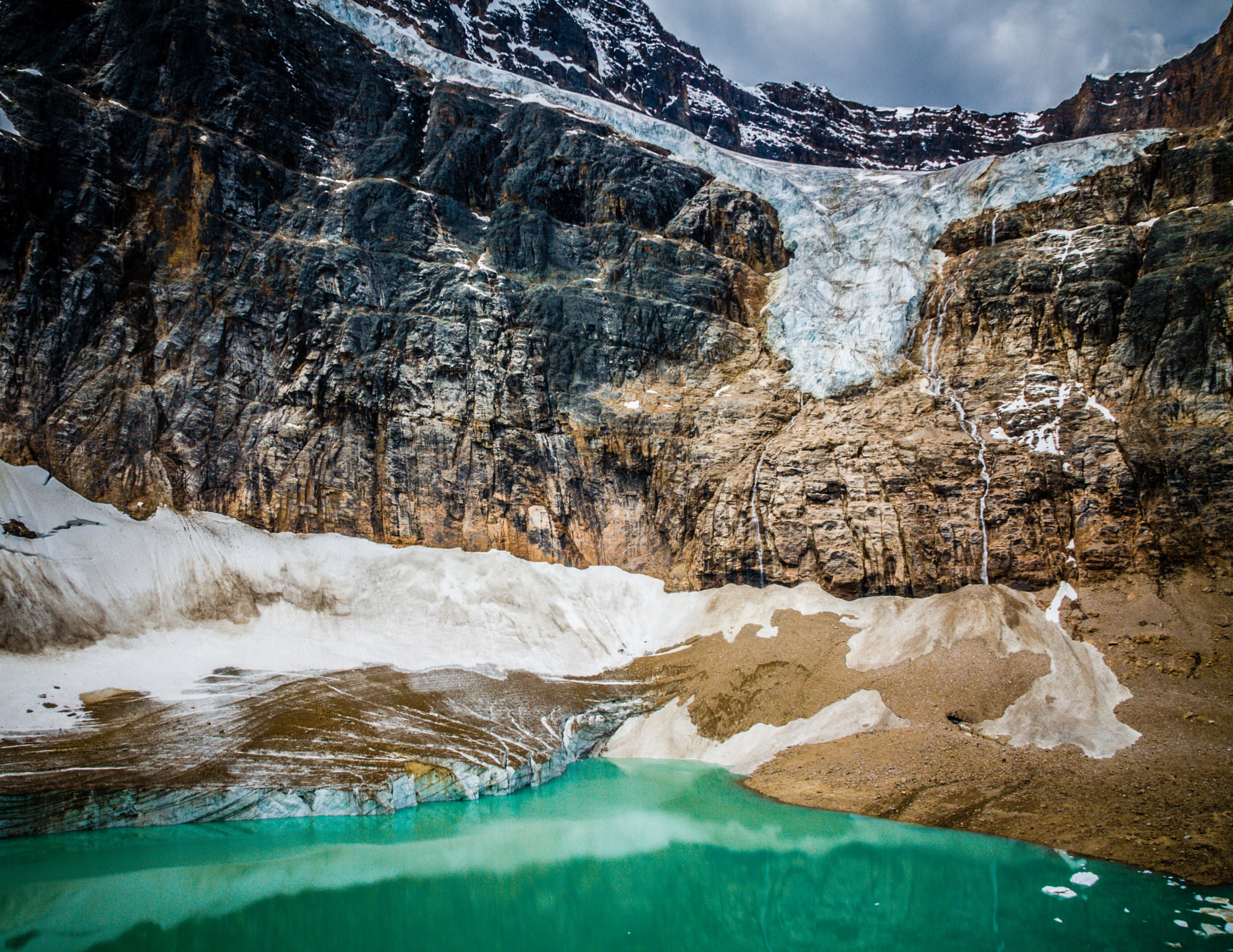 Canon EOS 400D (EOS Digital Rebel XTi / EOS Kiss Digital X) sample photo. Glacier in the jasper national park photography