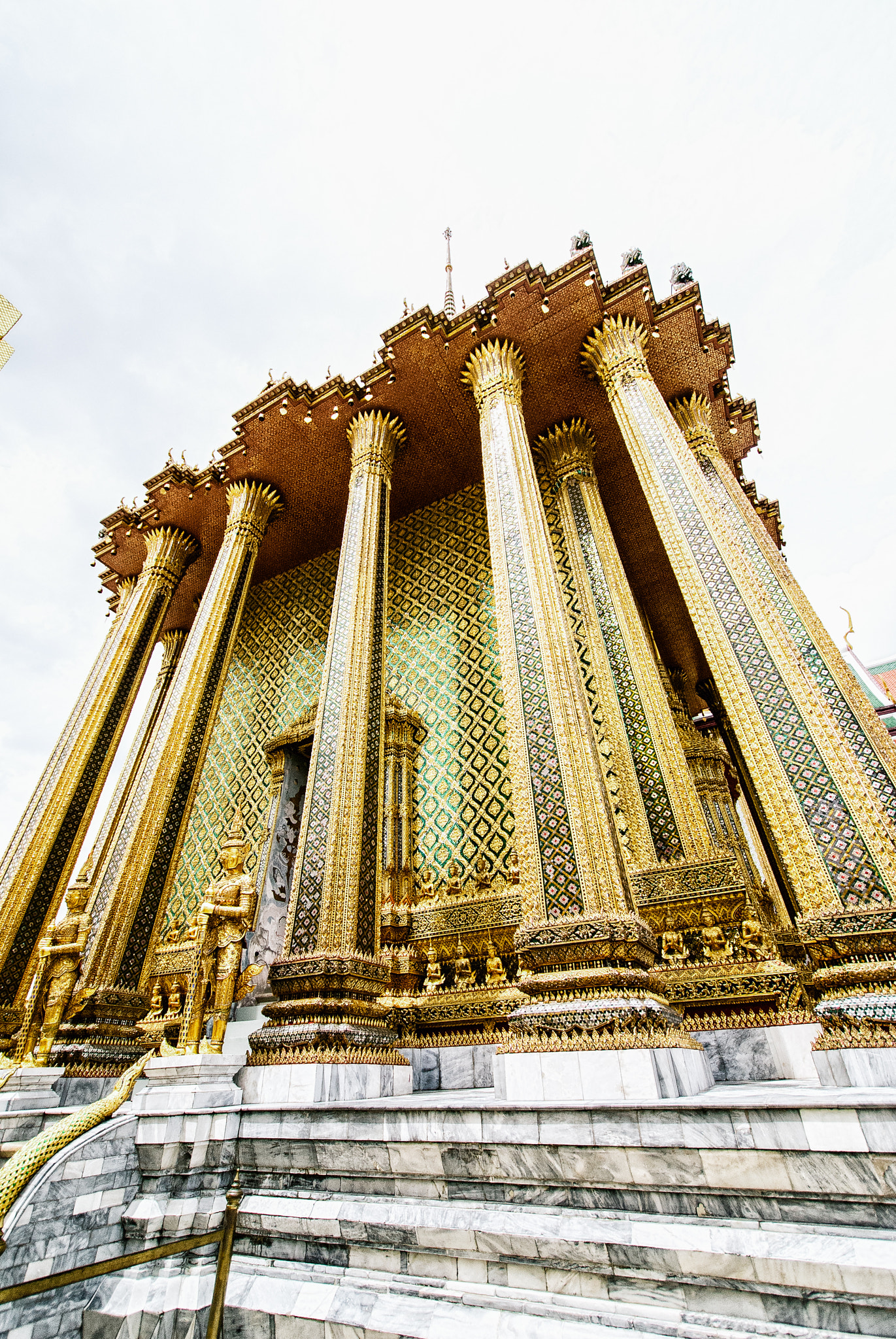 Nikon D80 sample photo. Wat phra kaew temple complex photography