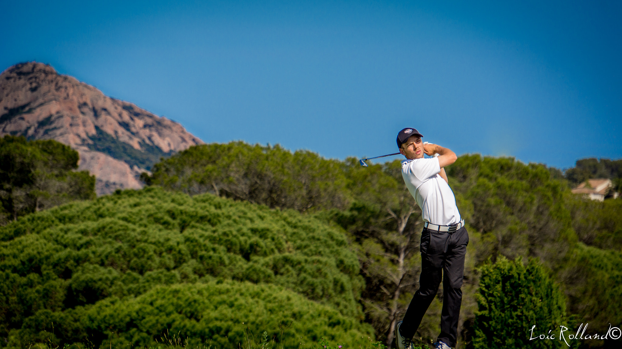 Sony E 18-200mm F3.5-6.3 OSS sample photo. Golf photography