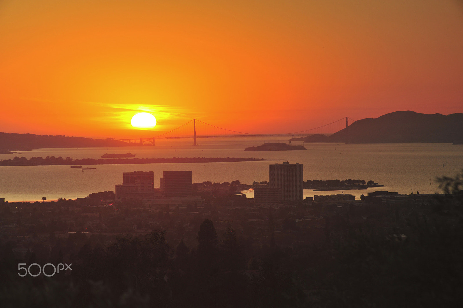 Nikon D700 + AF Nikkor 70-210mm f/4-5.6 sample photo. San francsco sunset photography