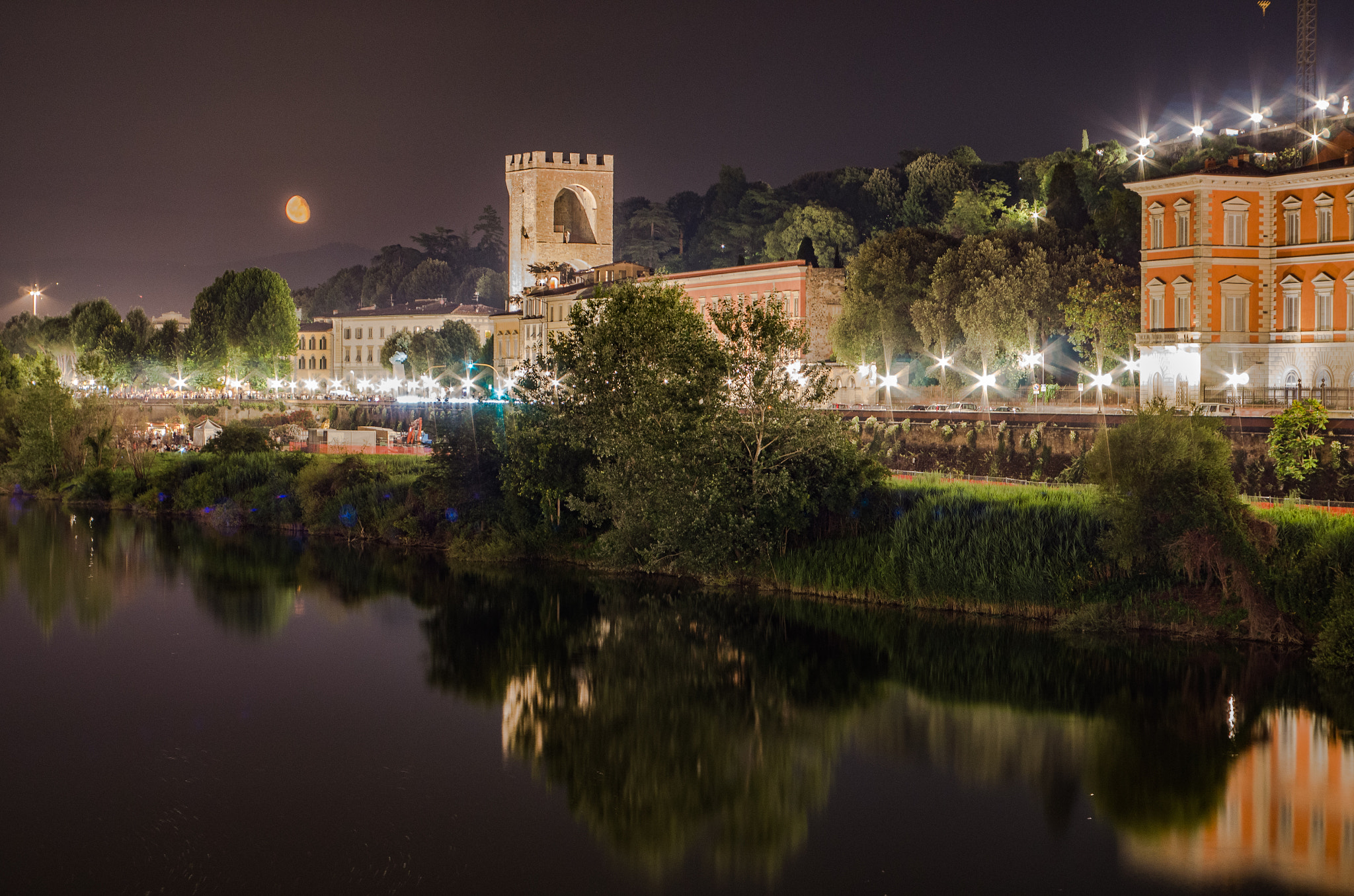 Pentax K-5 IIs + A Series Lens sample photo. Lungarno & luna photography
