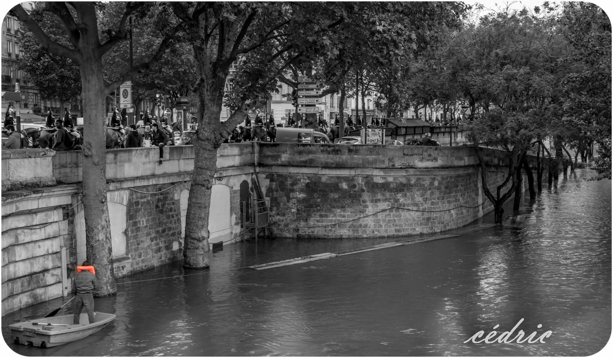 Pentax K-3 II sample photo. Traversée de paris à la barque photography