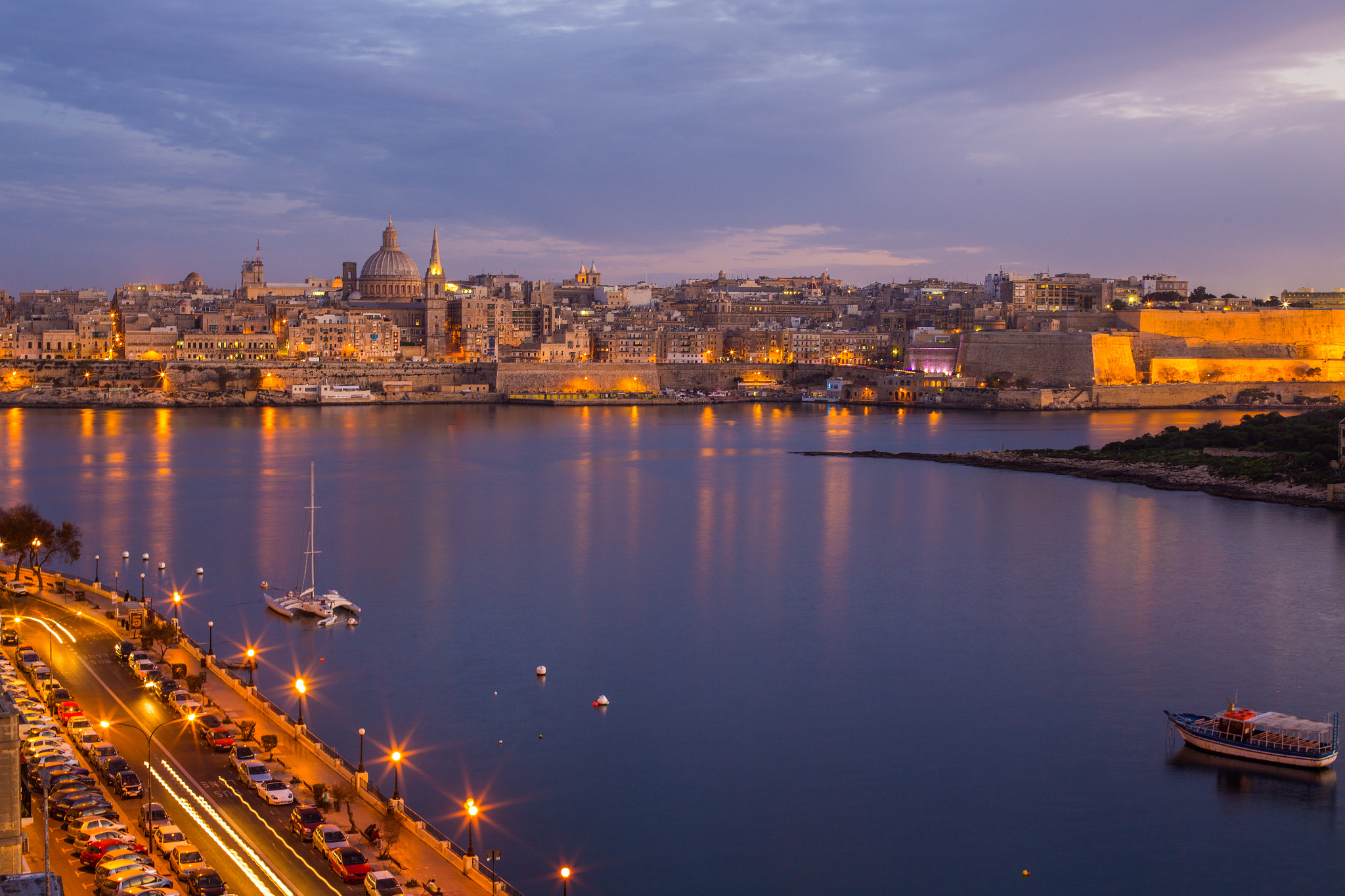 Canon EOS 6D + Canon EF 50mm F1.4 USM sample photo. Sunset in valletta, malta photography