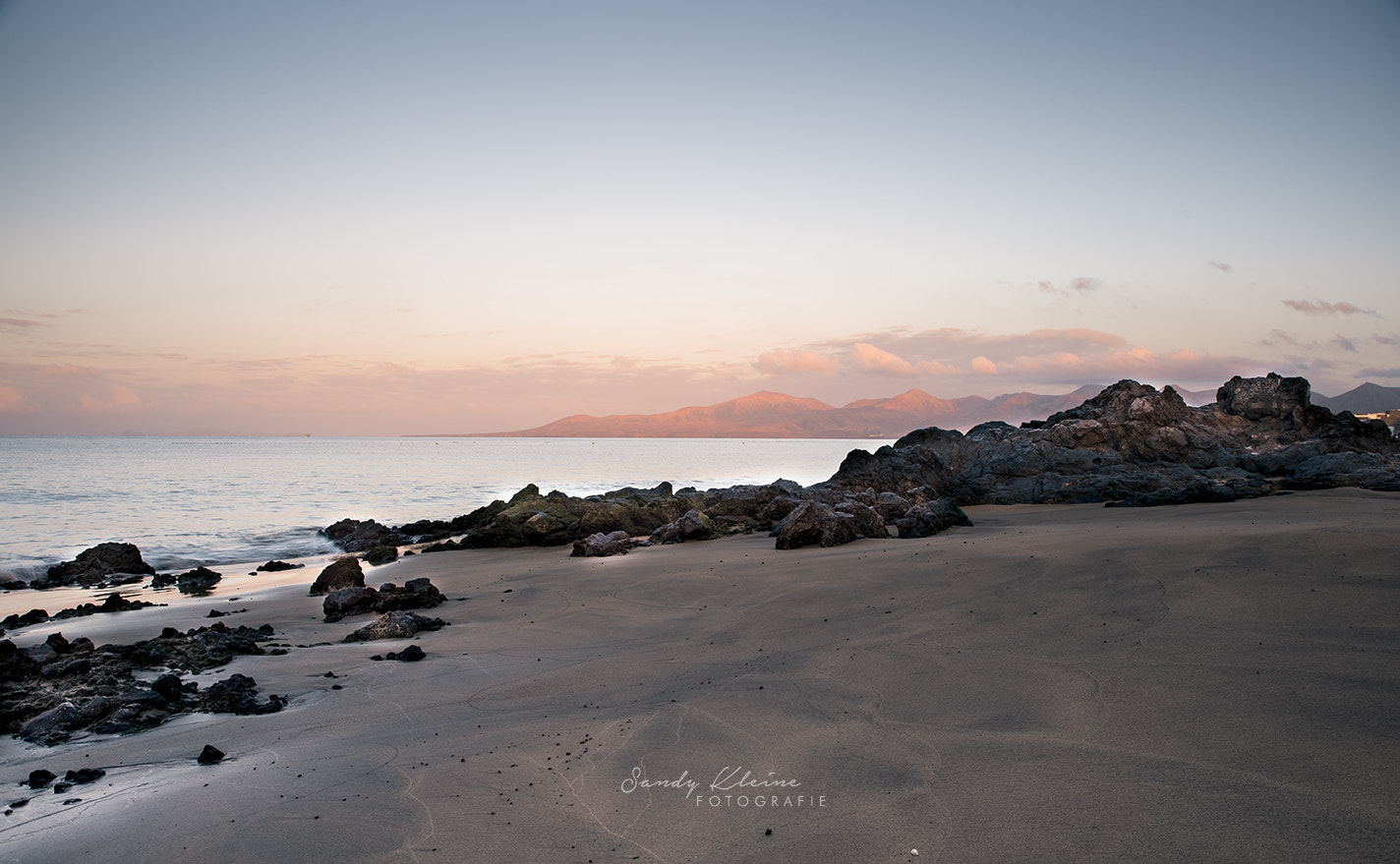 AF Zoom-Nikkor 28-105mm f/3.5-4.5D IF sample photo. Good morning photography