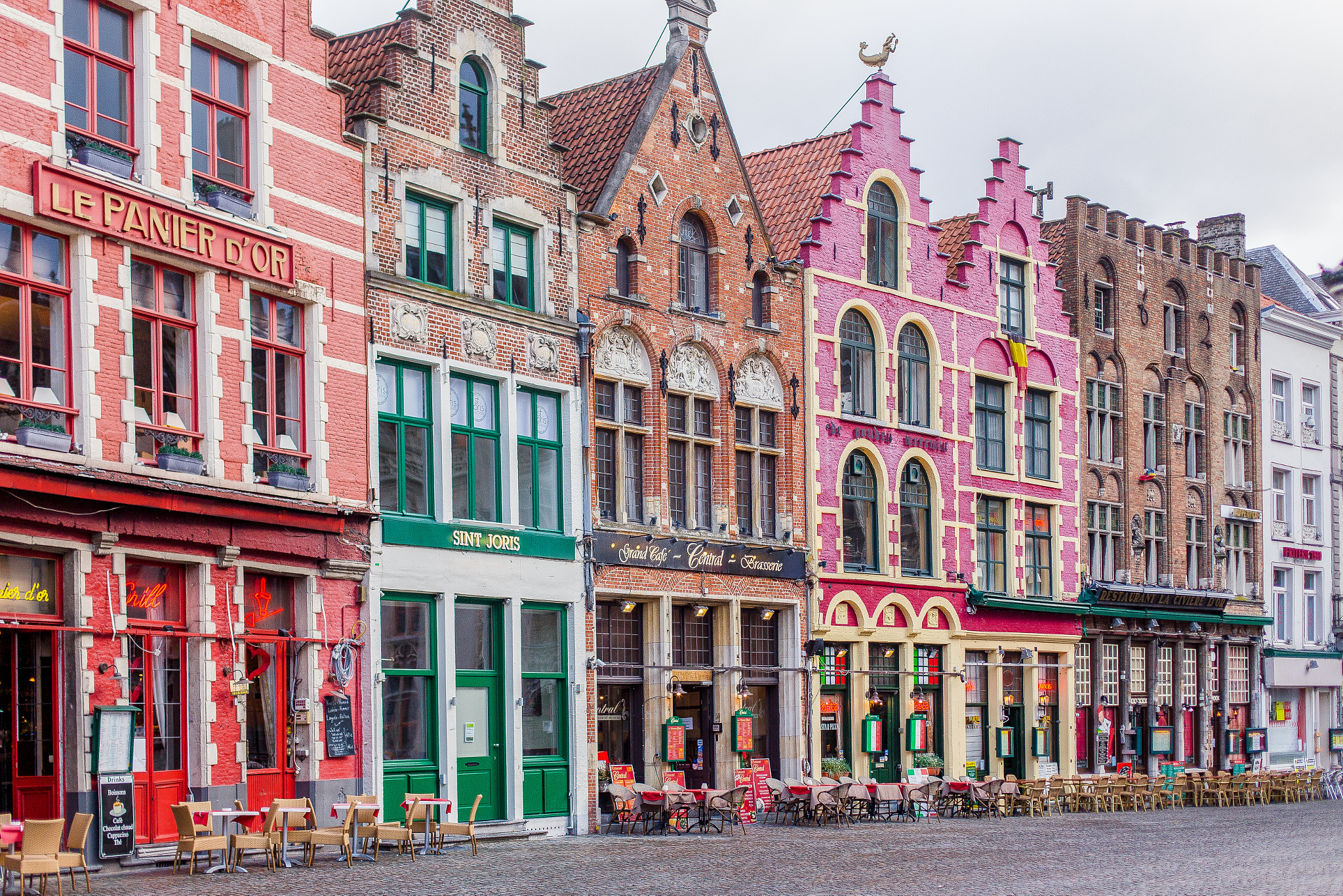 Canon EOS 6D + Canon EF 50mm F1.4 USM sample photo. Colorful brugge, belgium photography