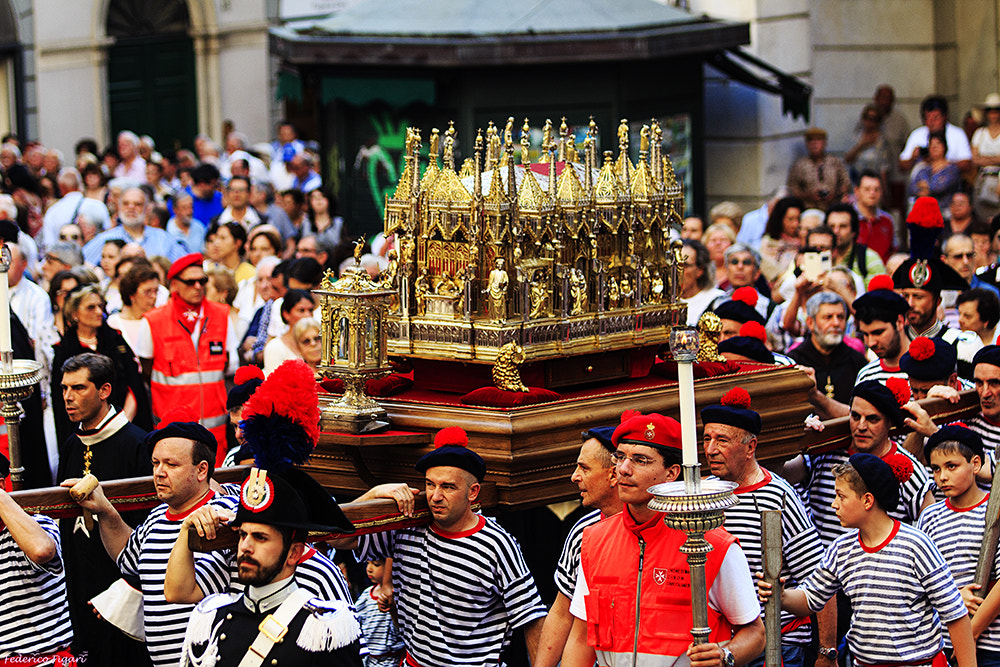 Tamron SP AF 70-200mm F2.8 Di LD (IF) MACRO sample photo. Processione san giovanni genova photography