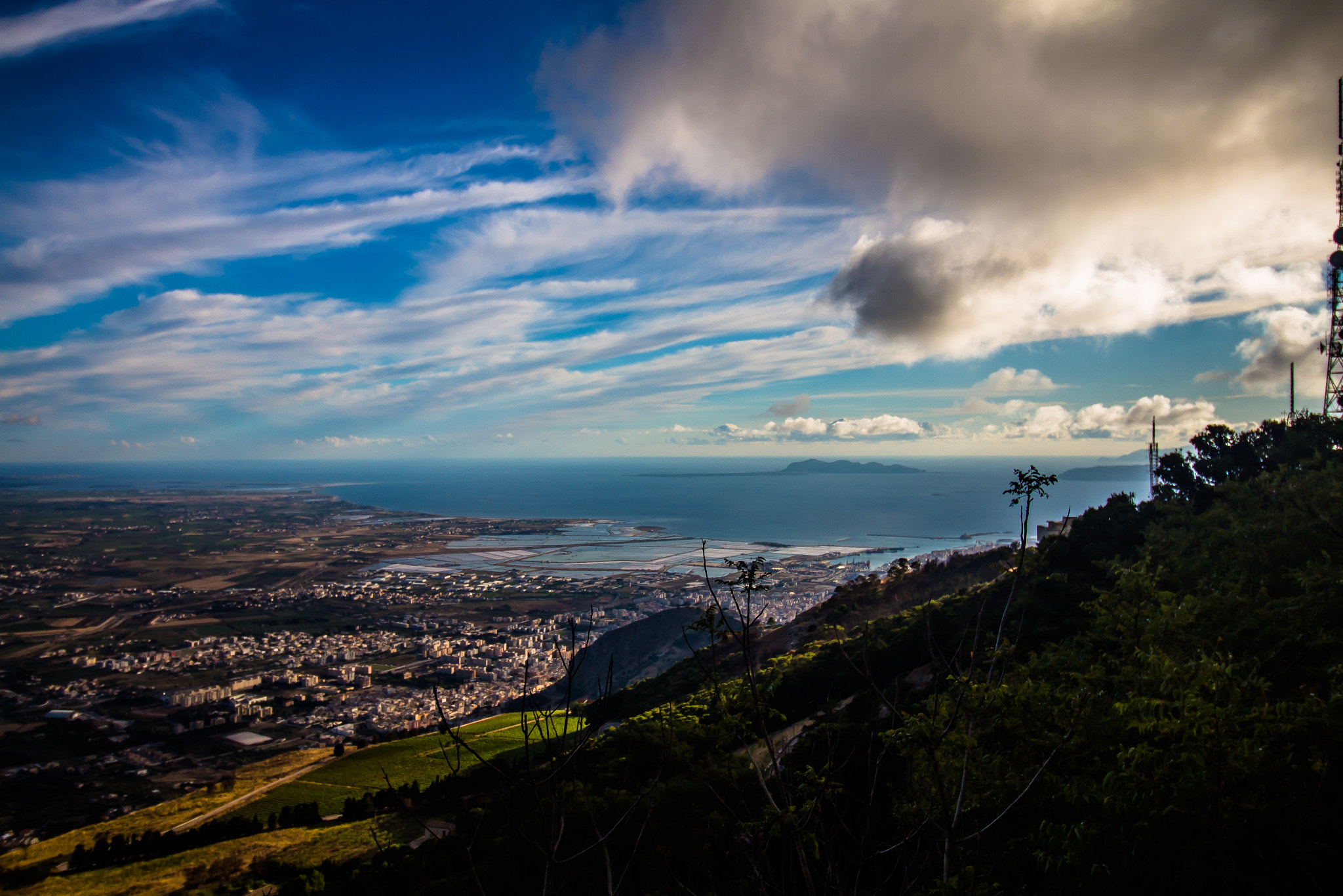 Canon EF-S 10-18mm F4.5–5.6 IS STM sample photo. Blue from mount erice photography