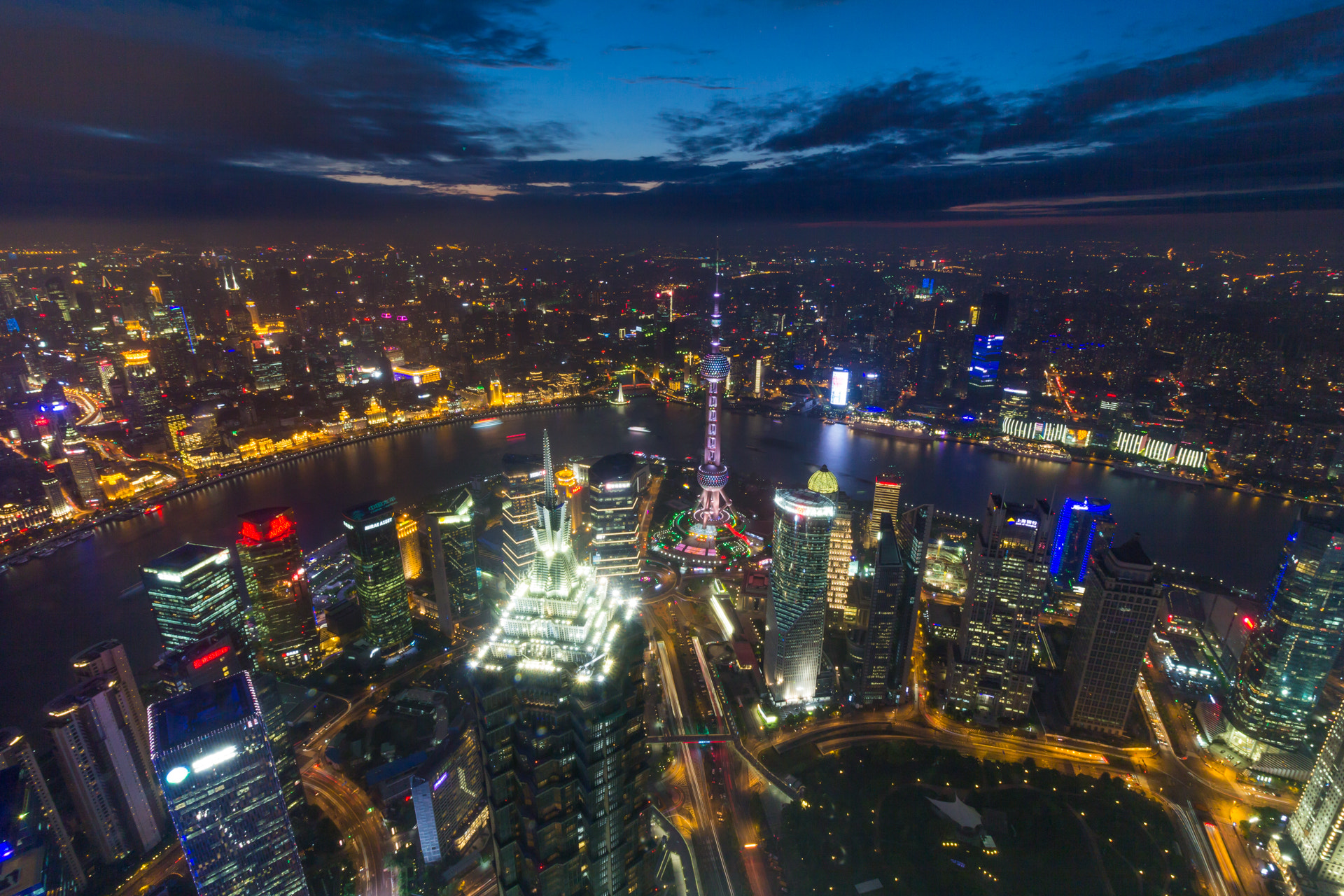 Canon EF-S 10-18mm F4.5–5.6 IS STM sample photo. Shanghai skyline photography
