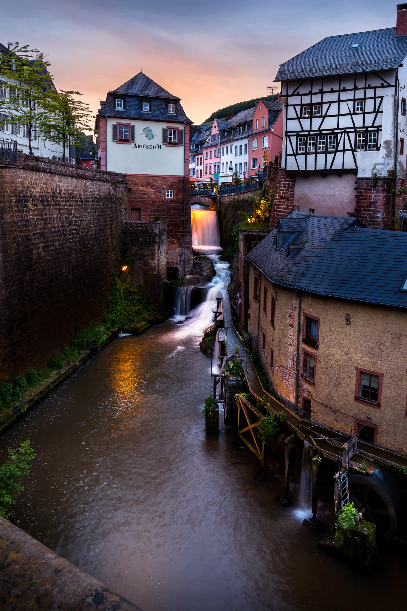 Canon EF 16-35mm F4L IS USM sample photo. Living near a river photography