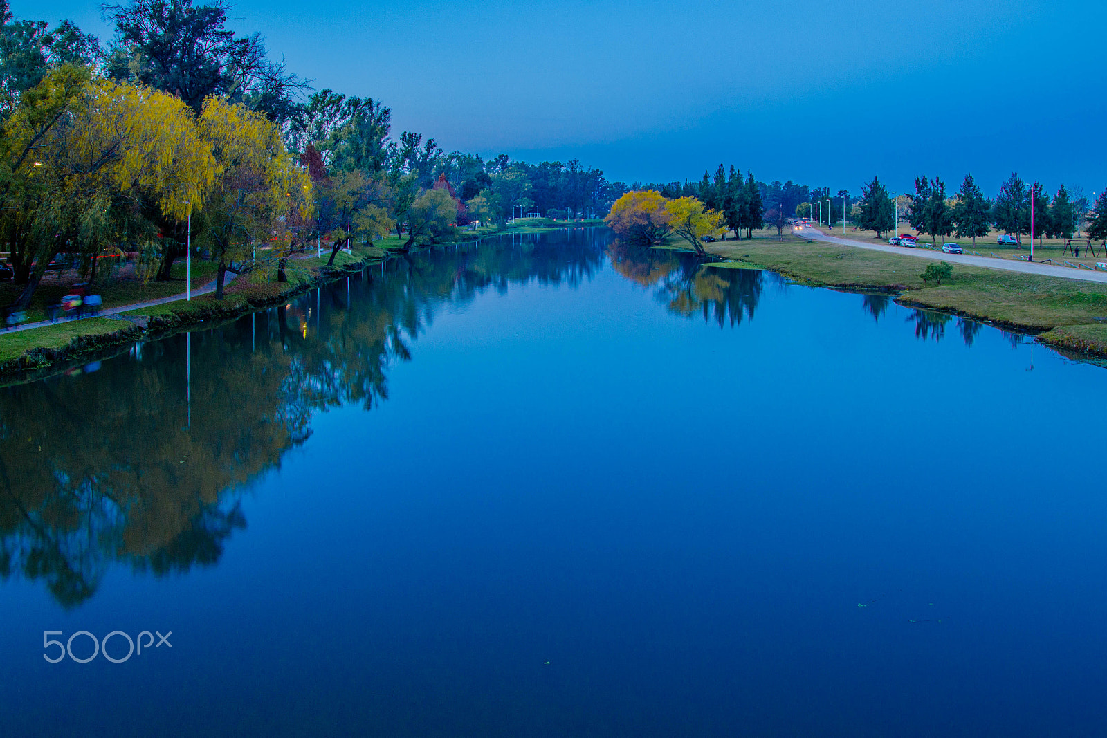 Tamron SP AF 17-50mm F2.8 XR Di II LD Aspherical (IF) sample photo. View from the bridge photography