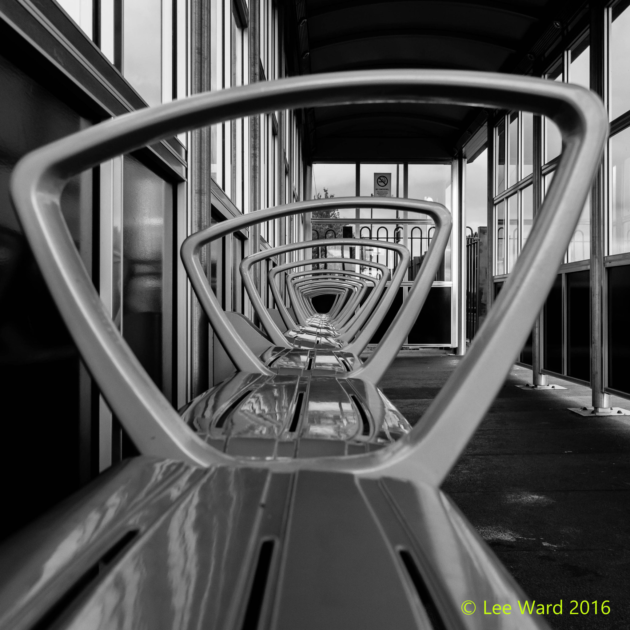 Canon EF-S 10-18mm F4.5–5.6 IS STM sample photo. Waiting shelter photography