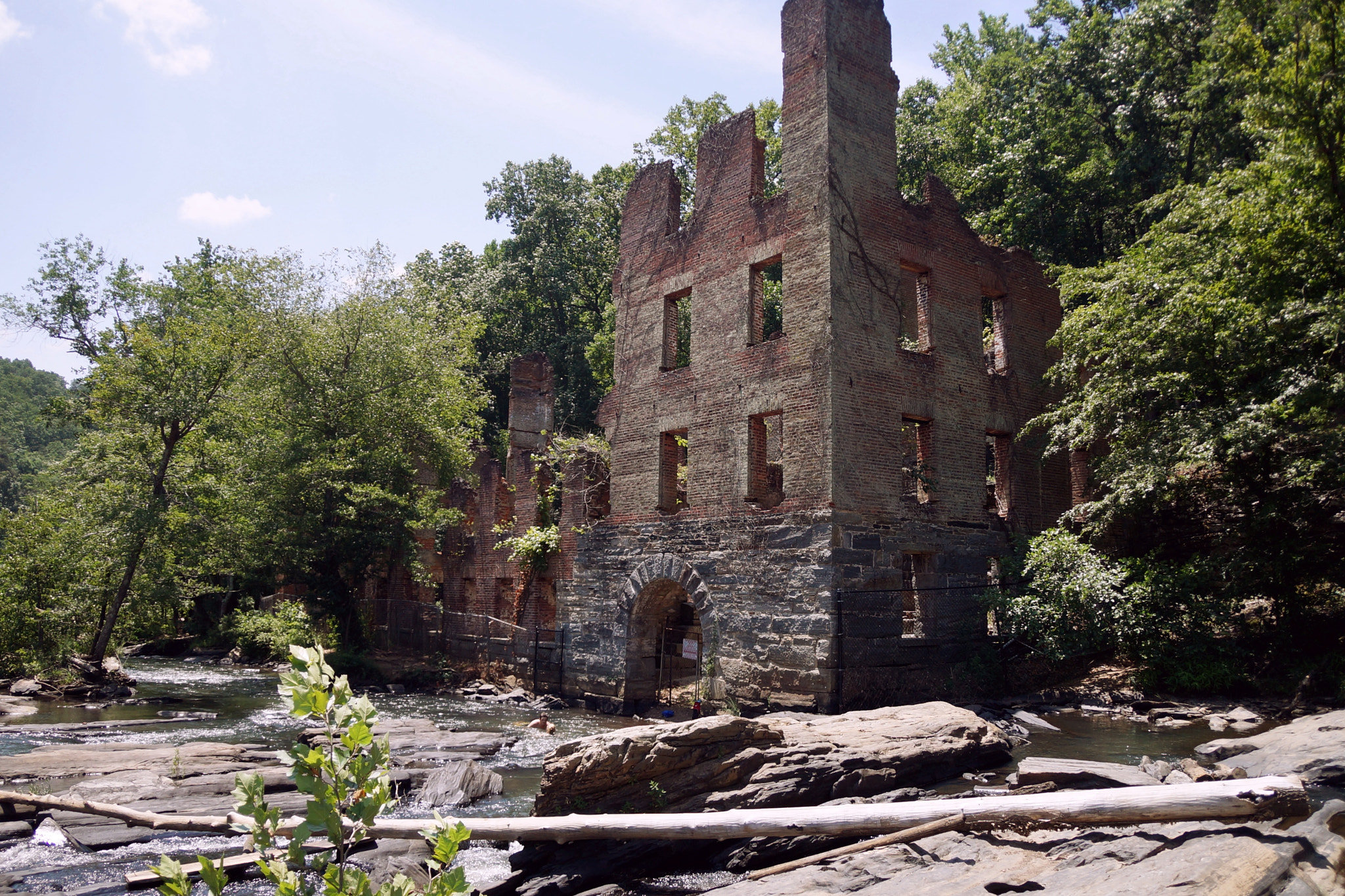 Sony DT 18-250mm F3.5-6.3 sample photo. Cotton mill from civil war burned down by union troops after battle with confederate troops. photography