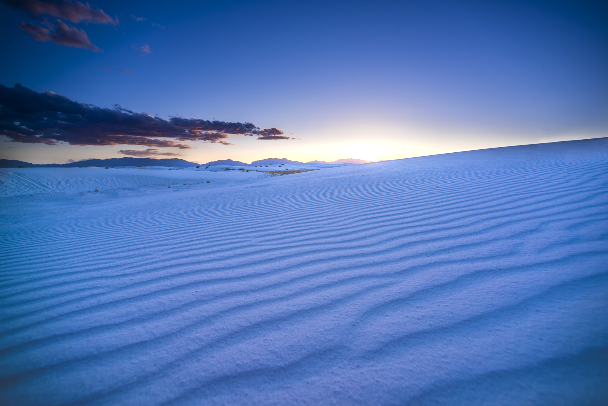 Nikon D810 + Nikon AF Nikkor 14mm F2.8D ED sample photo. Waving at the sun photography